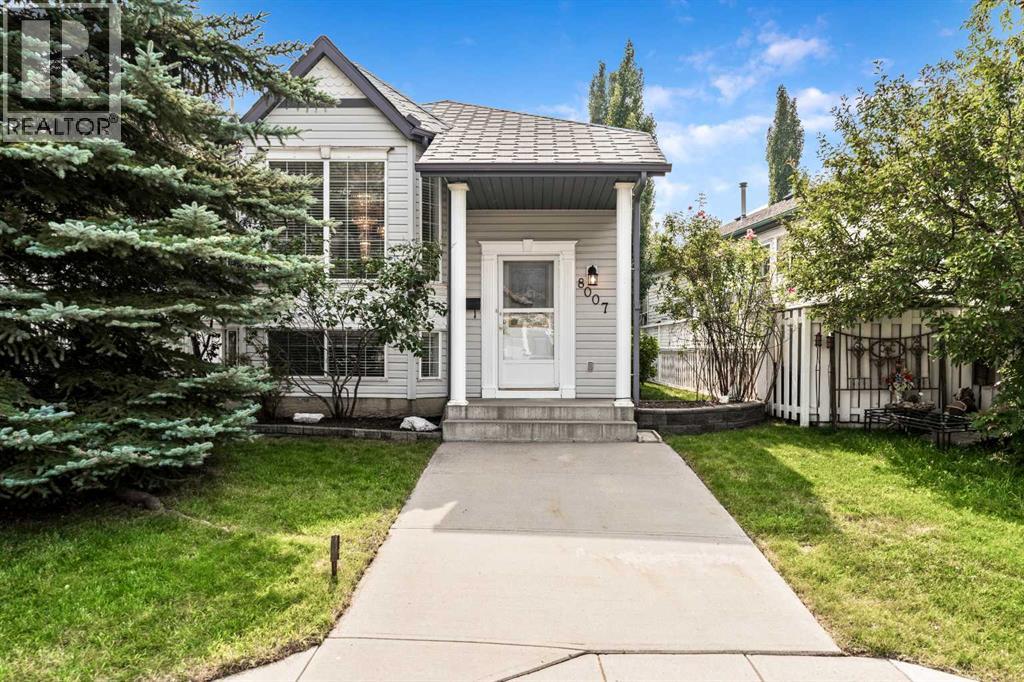 Single Family House Bi-level for Sale in  Laguna Way NE Monterey Park Calgary 