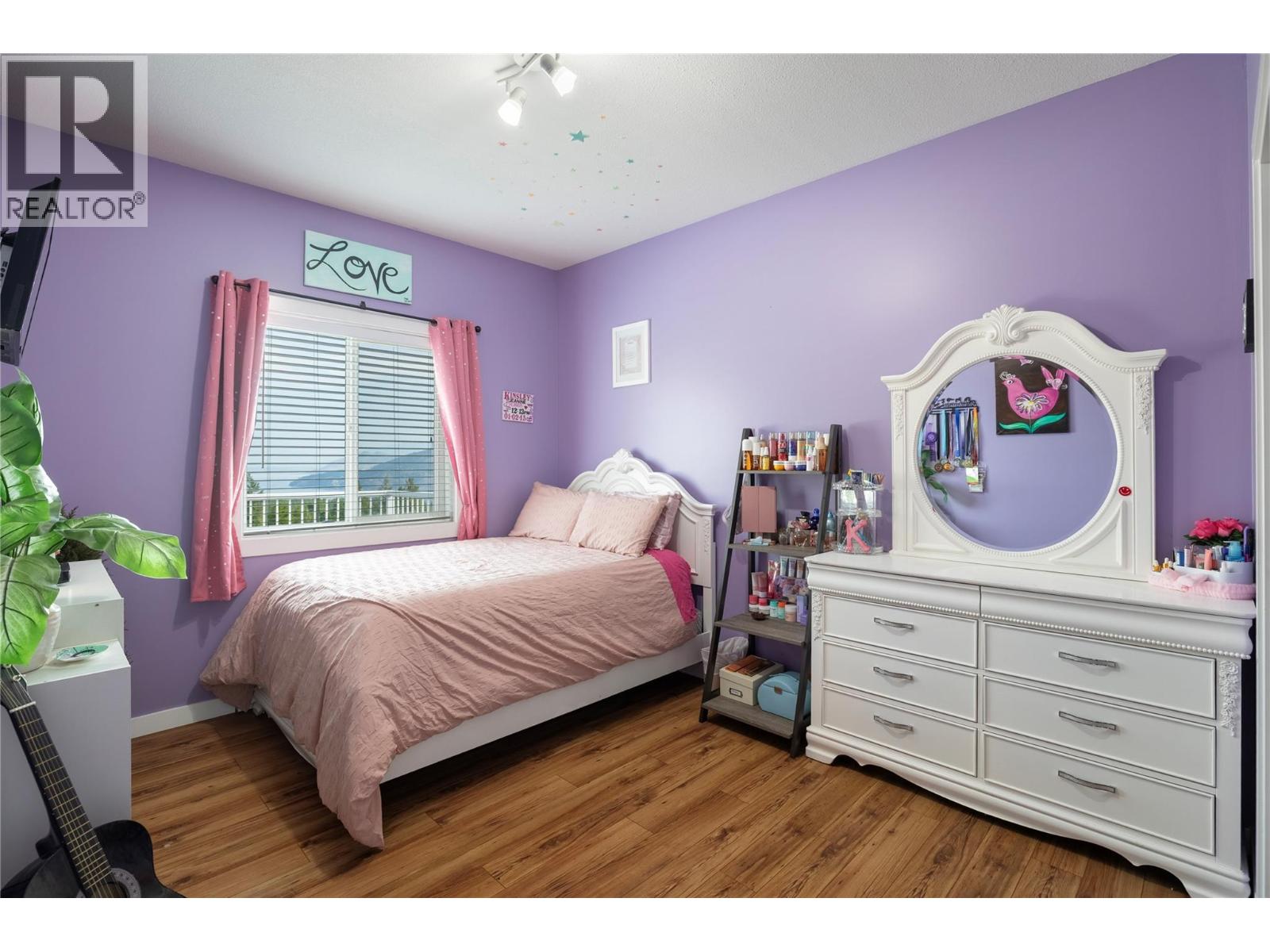  371 Lakewood Road, Vernon
