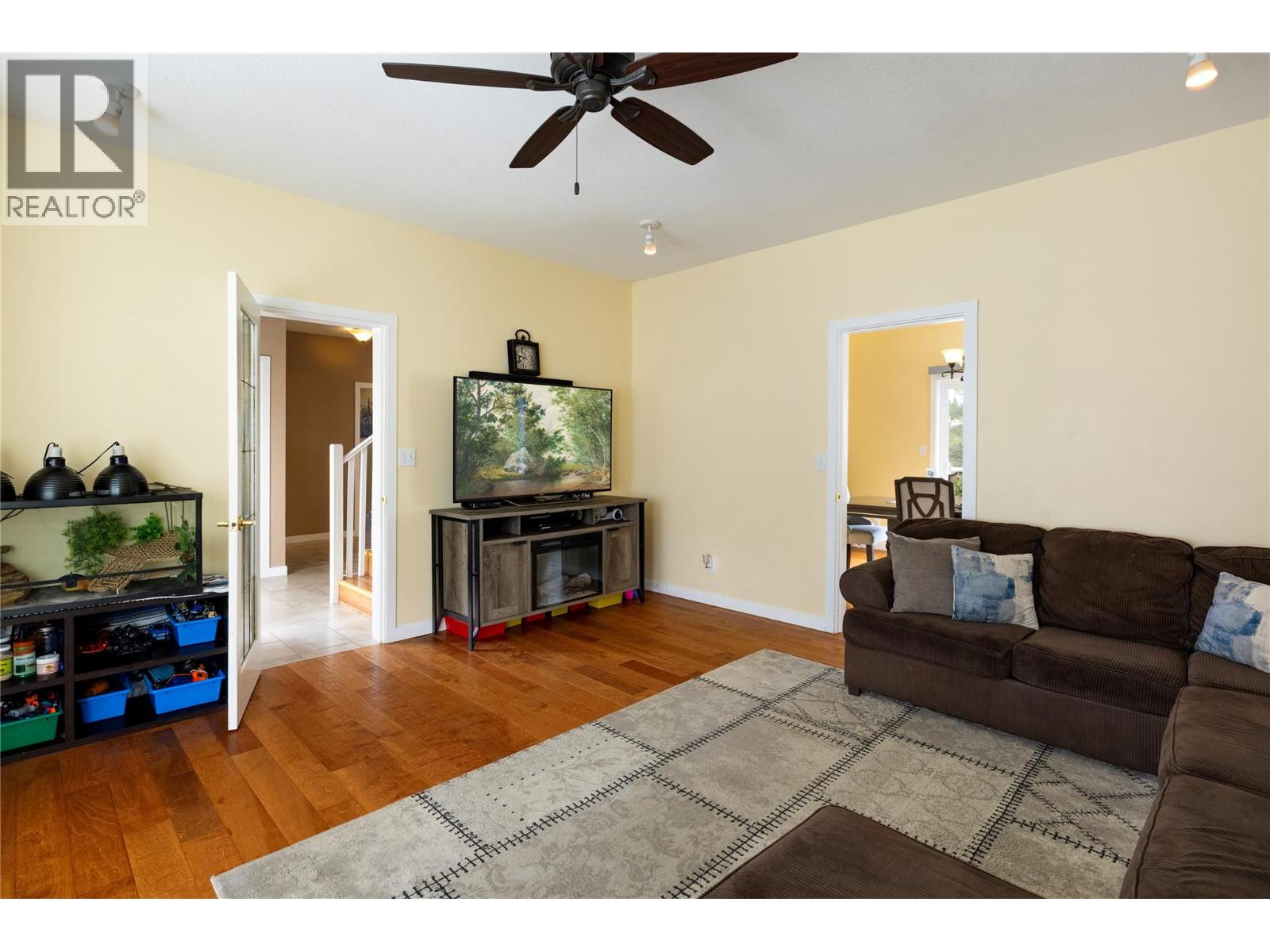  371 Lakewood Road, Vernon