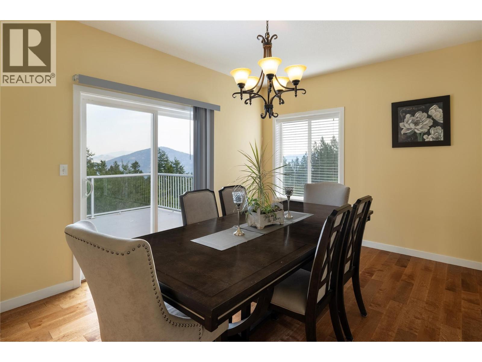  371 Lakewood Road, Vernon