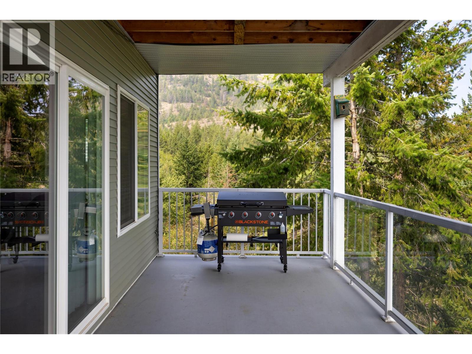  371 Lakewood Road, Vernon