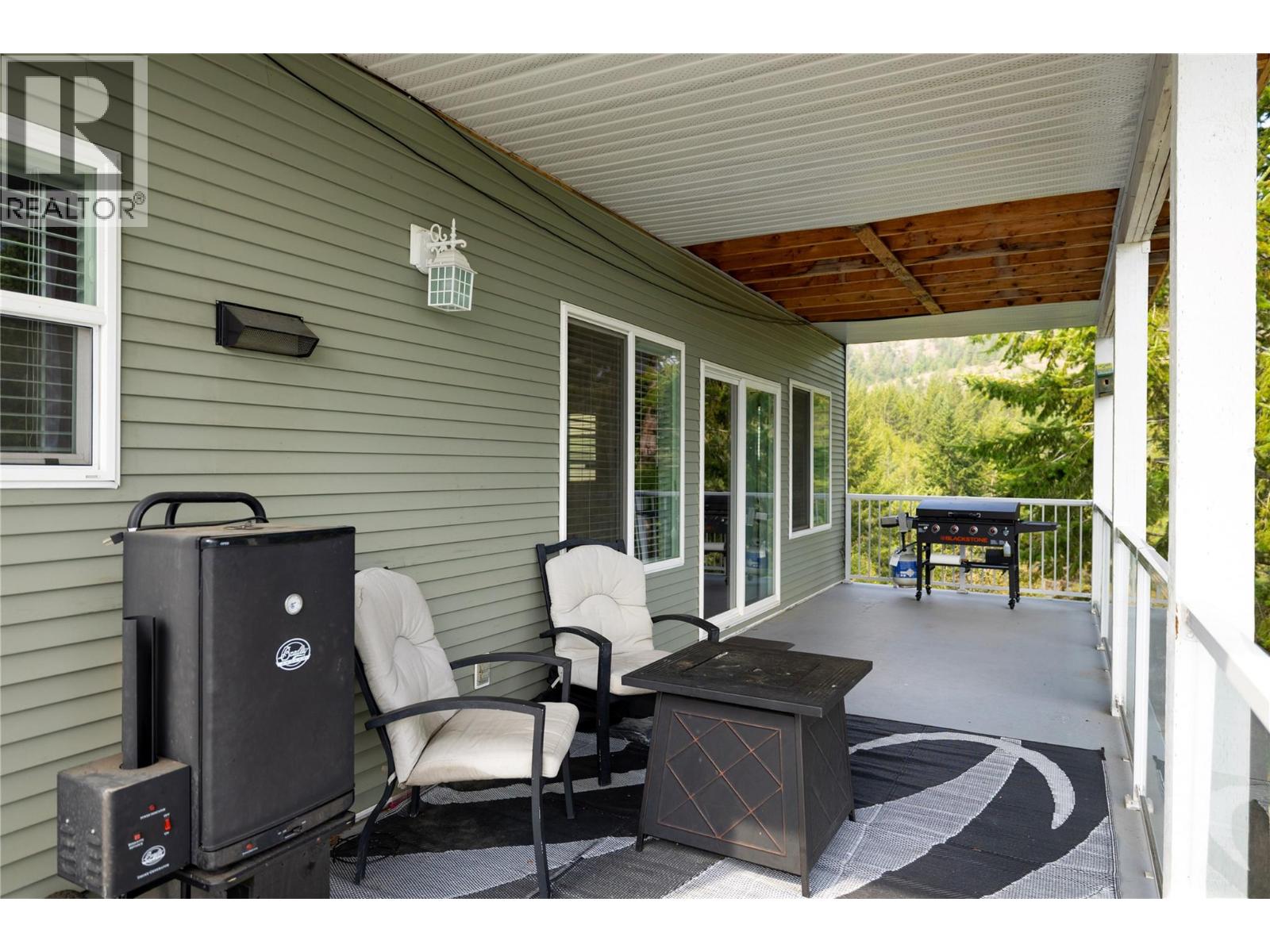  371 Lakewood Road, Vernon