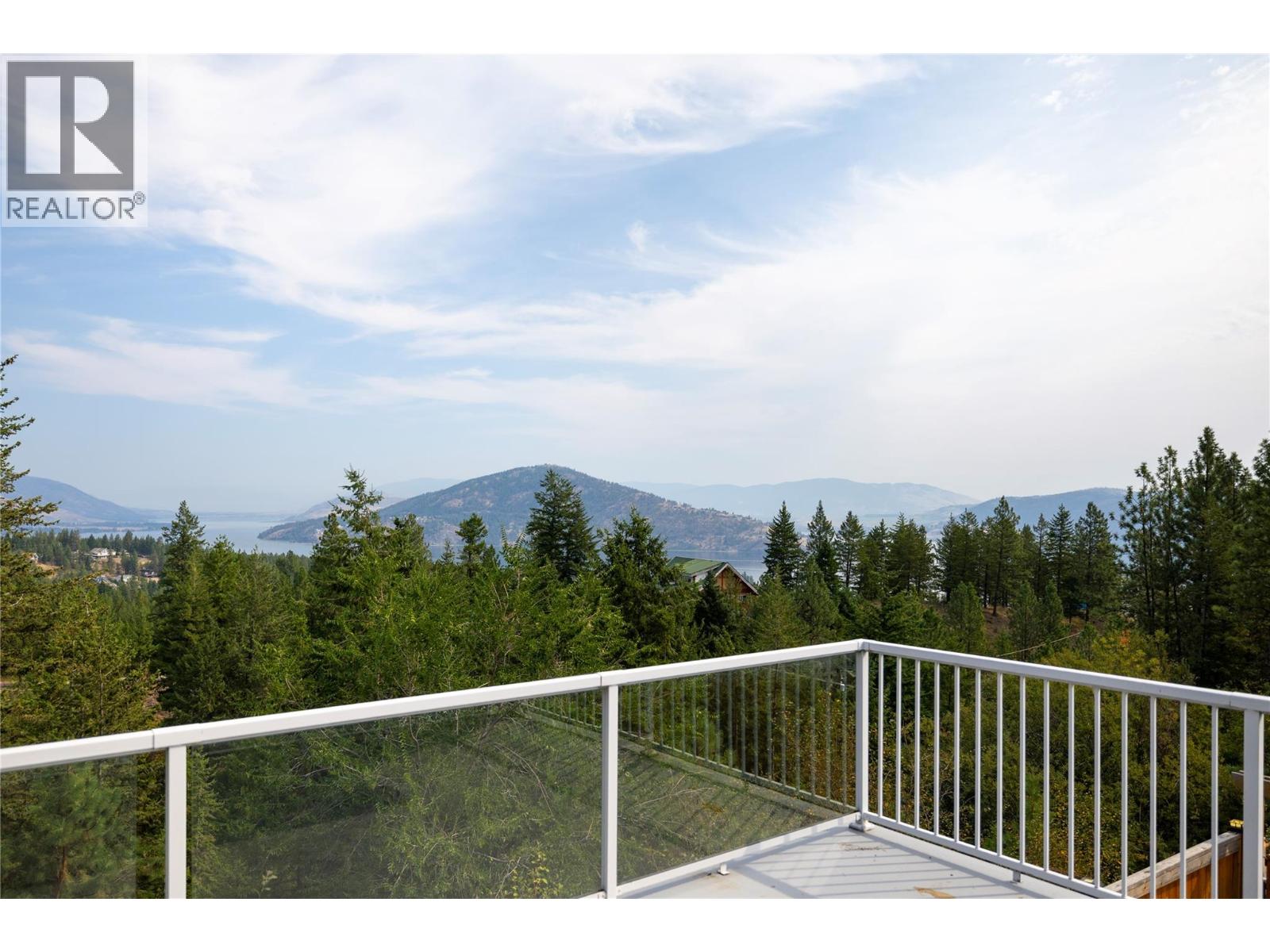  371 Lakewood Road, Vernon