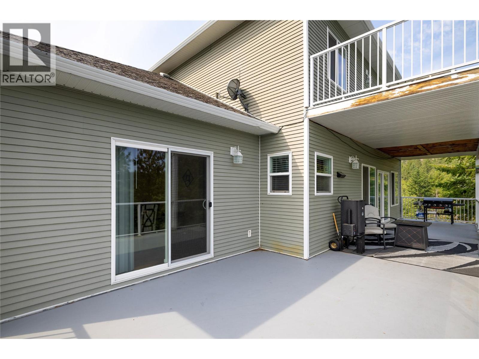  371 Lakewood Road, Vernon