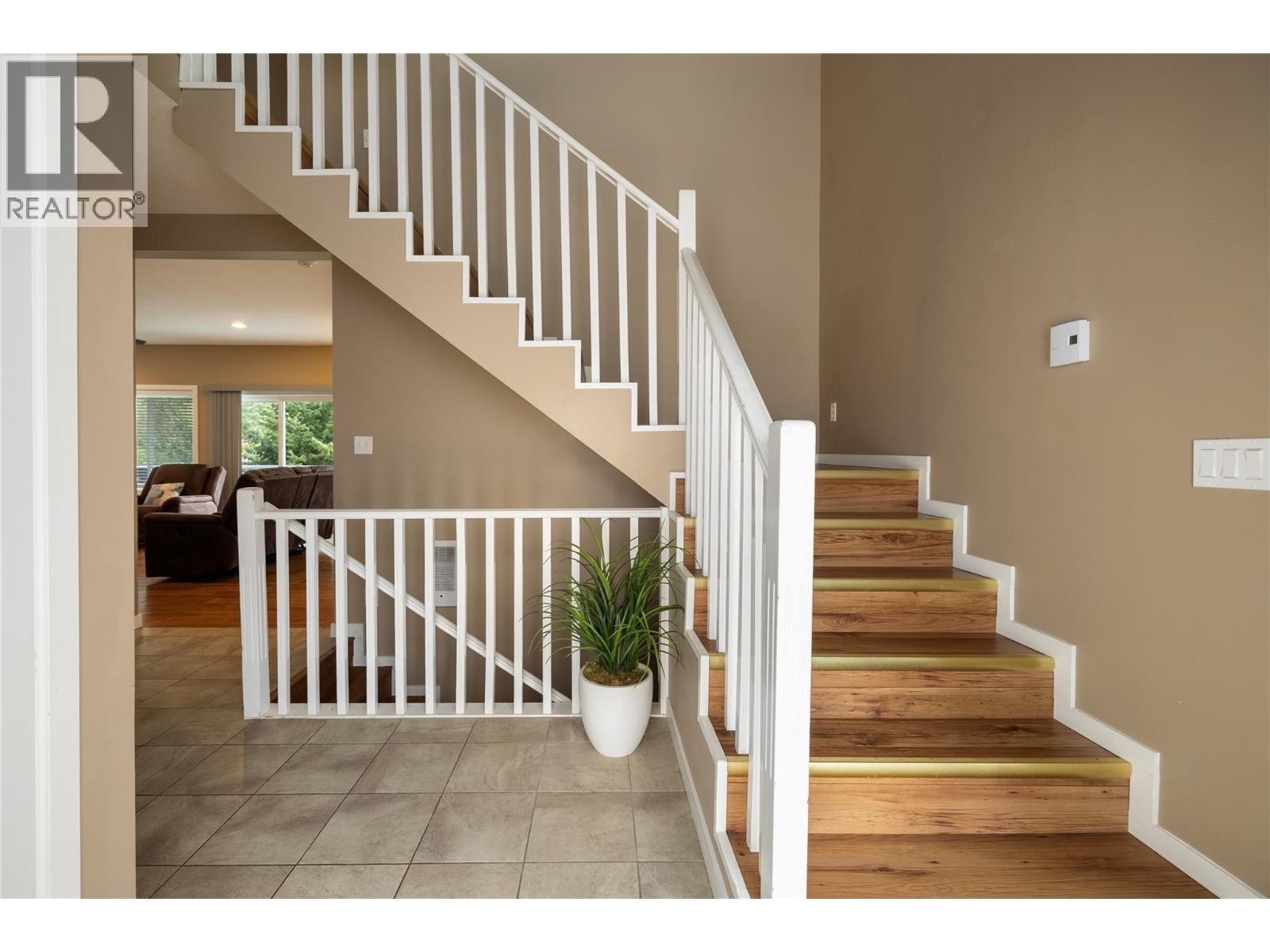  371 Lakewood Road, Vernon