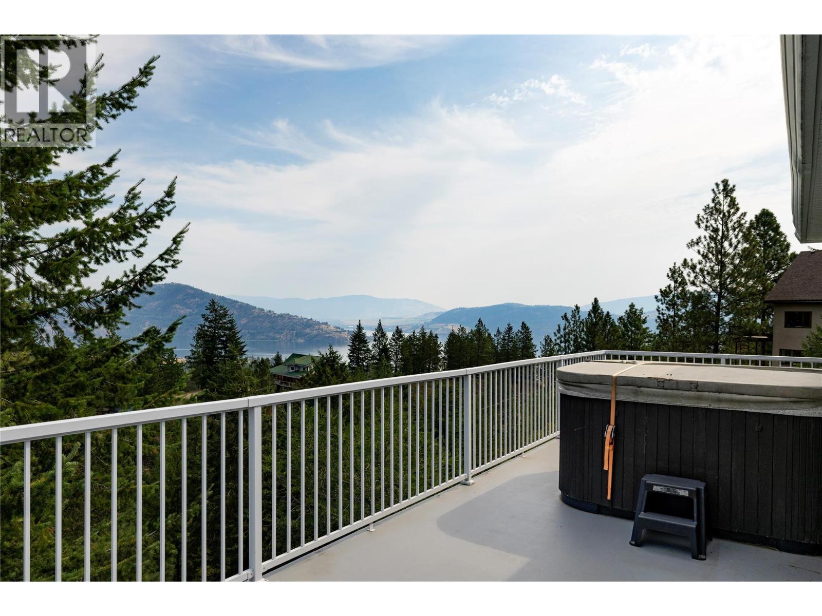  371 Lakewood Road, Vernon