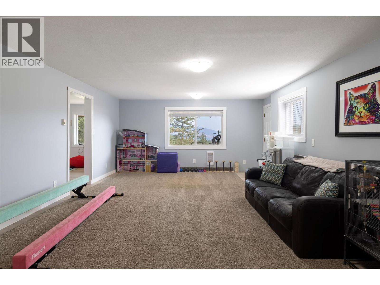  371 Lakewood Road, Vernon