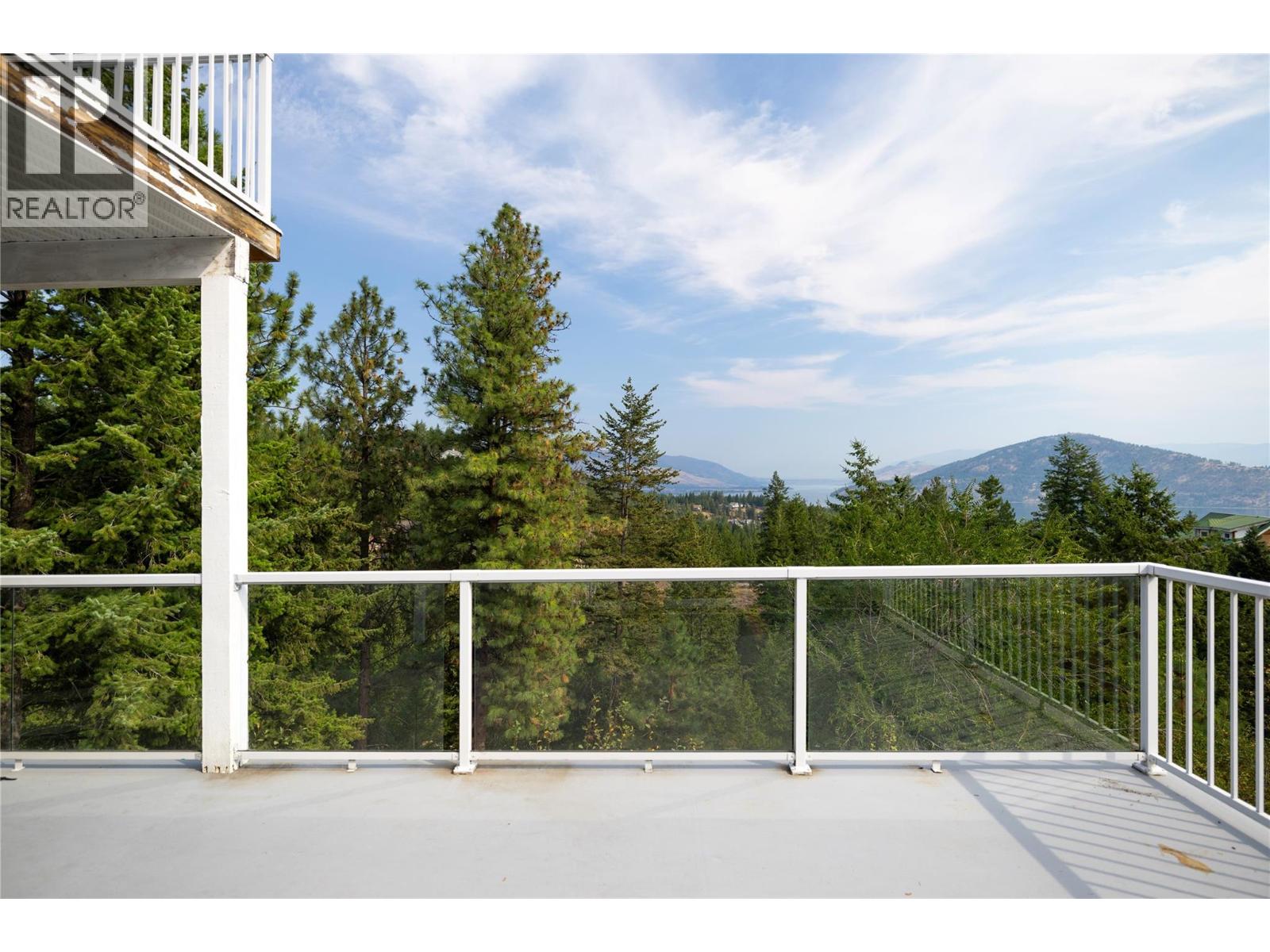  371 Lakewood Road, Vernon