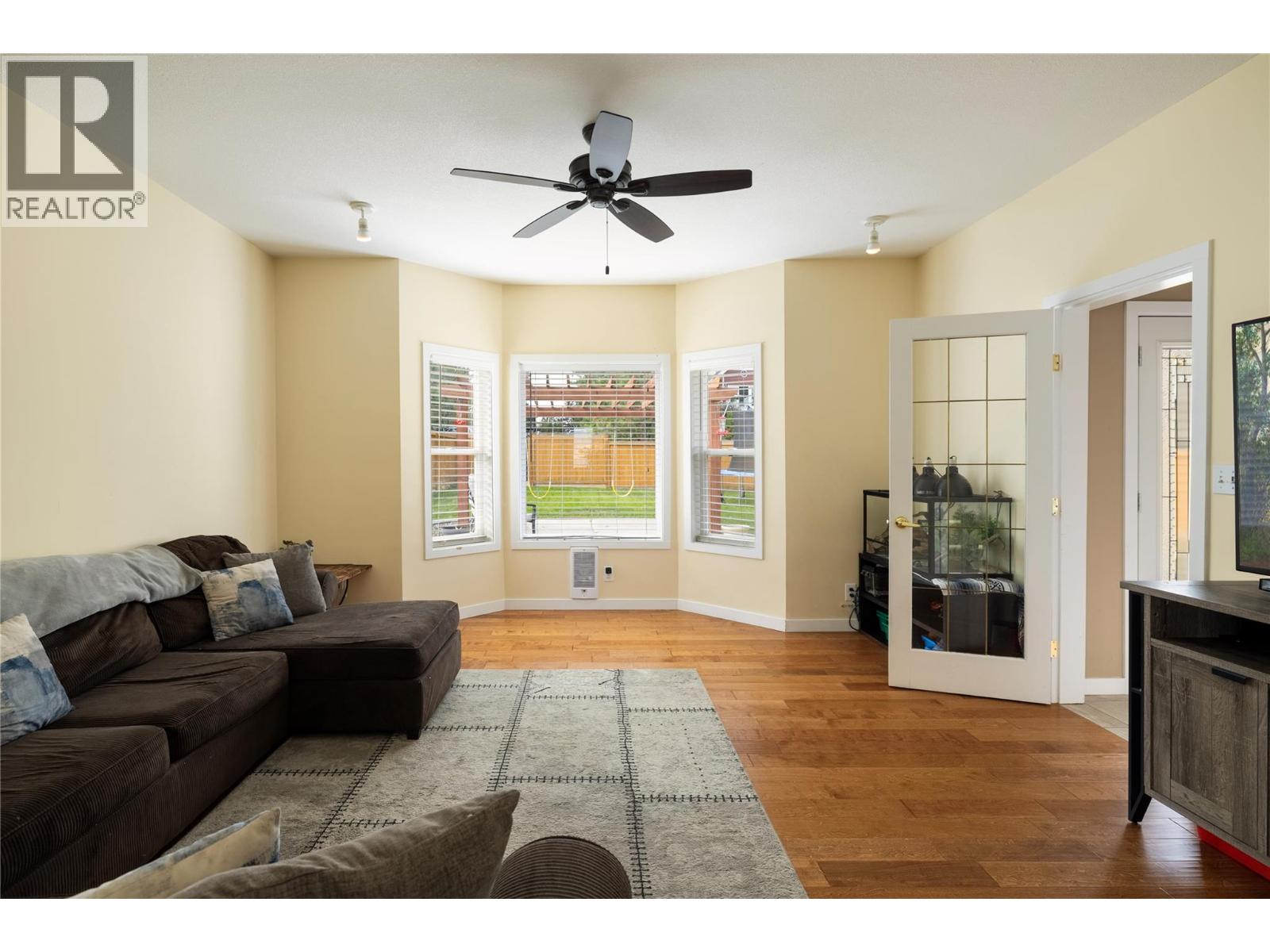  371 Lakewood Road, Vernon
