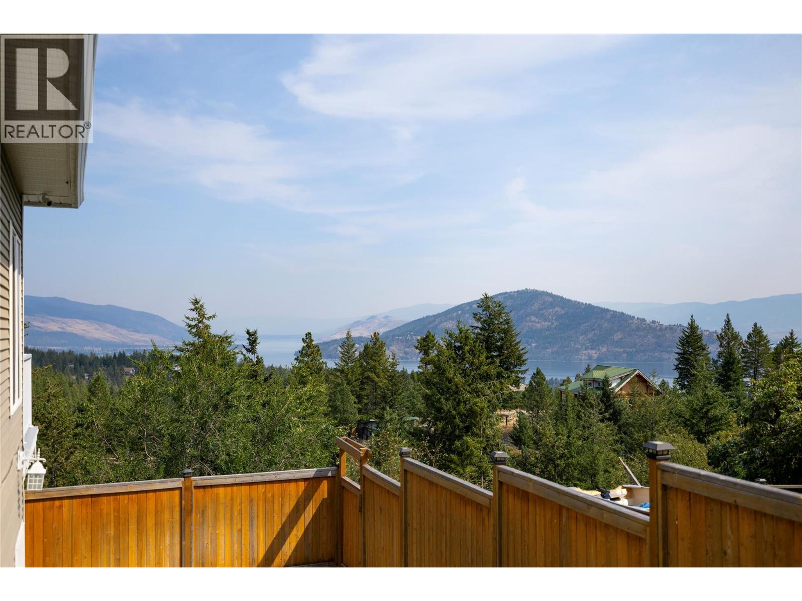  371 Lakewood Road, Vernon