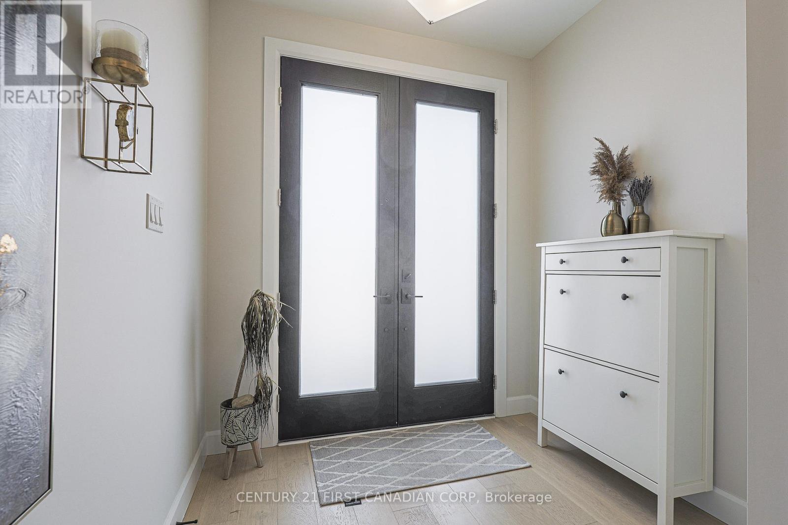 Photo 5 of 3436 Emilycarr Lane, London South ON
