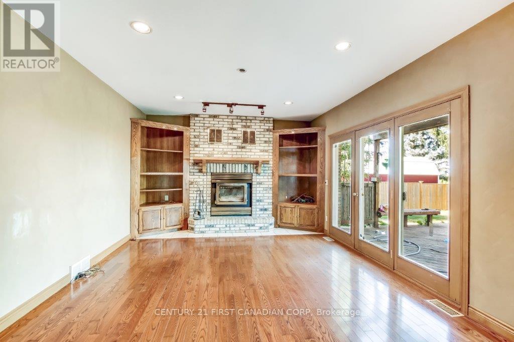 Photo 11 of 52 Mckee Road, Chathamkent ON