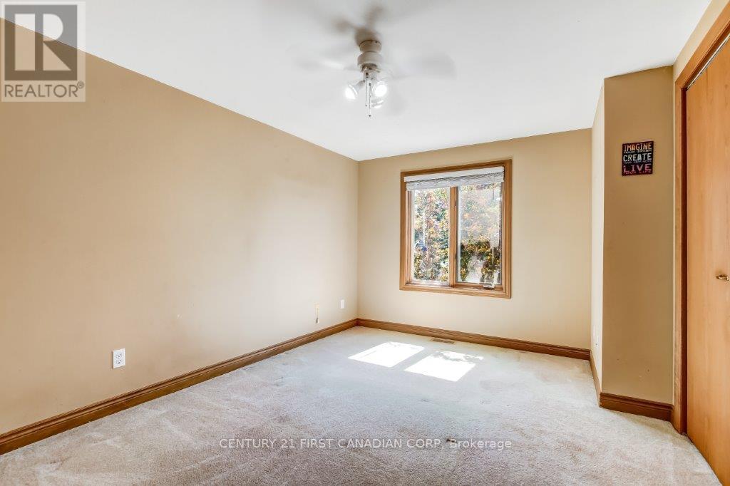 Photo 19 of 52 Mckee Road, Chathamkent ON