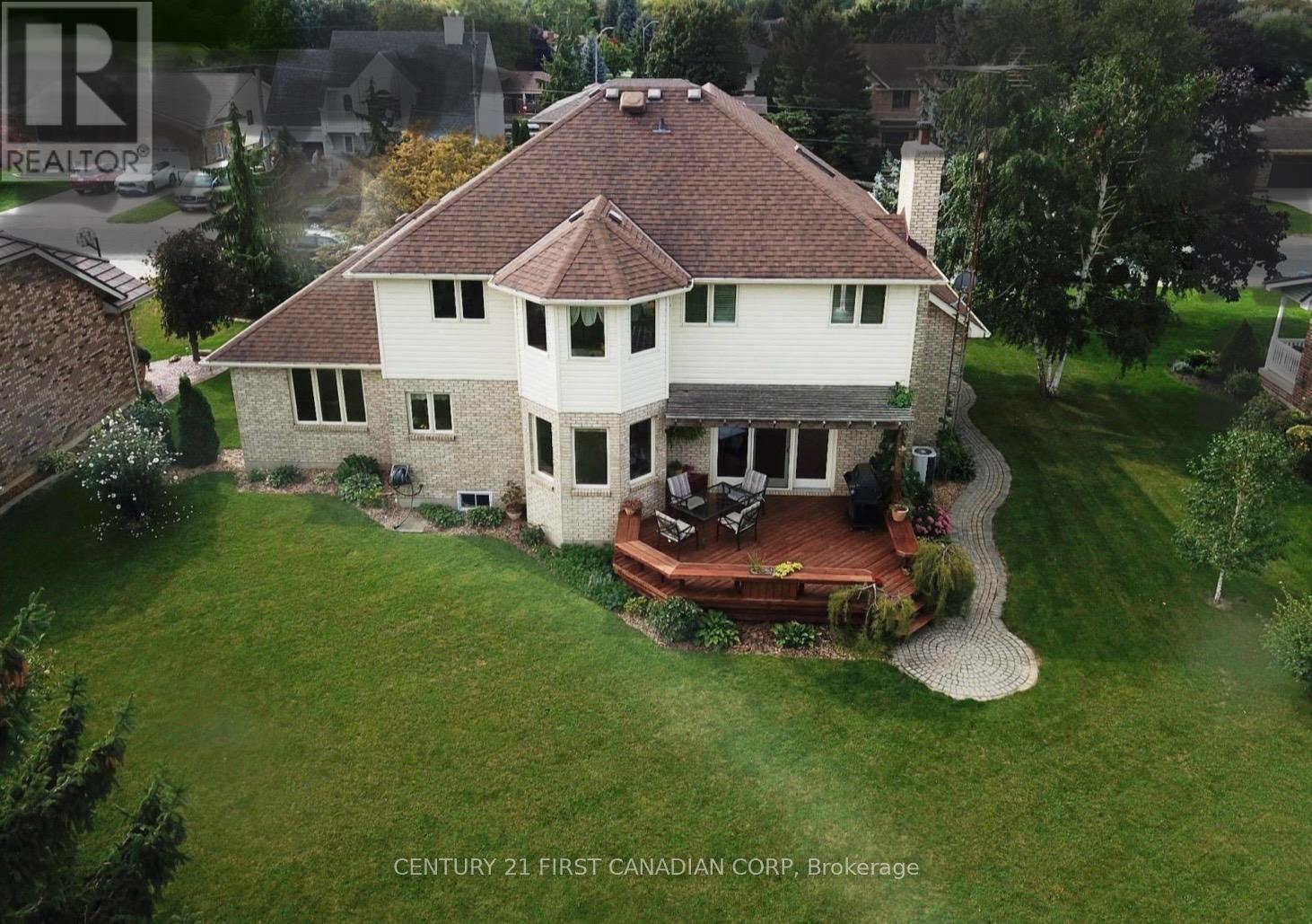 Photo 30 of 52 Mckee Road, Chathamkent ON
