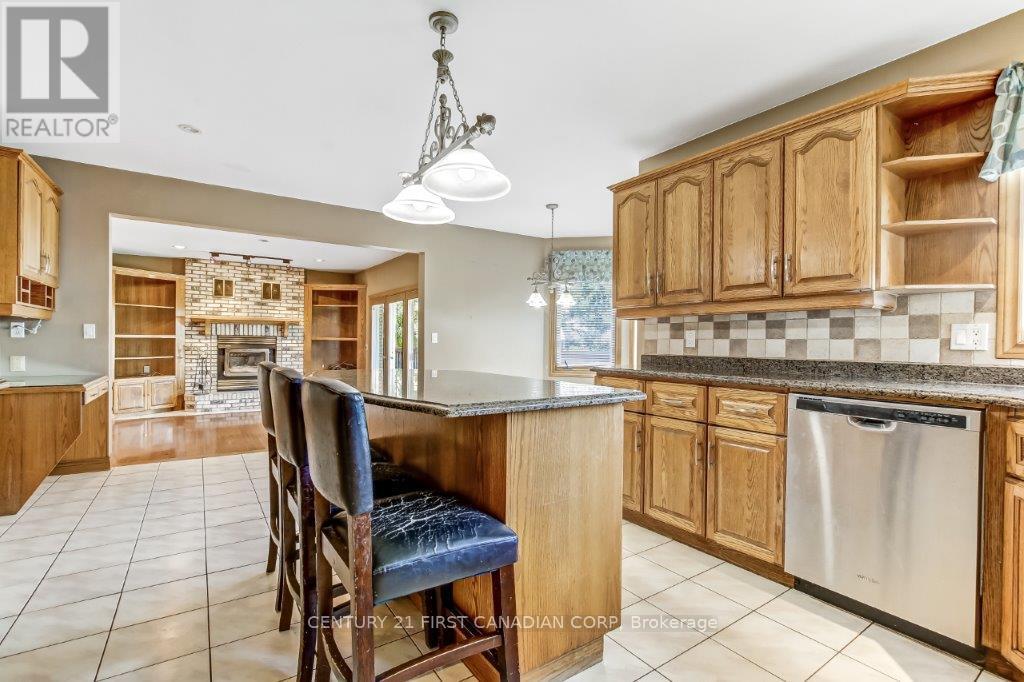 Photo 8 of 52 Mckee Road, Chathamkent ON