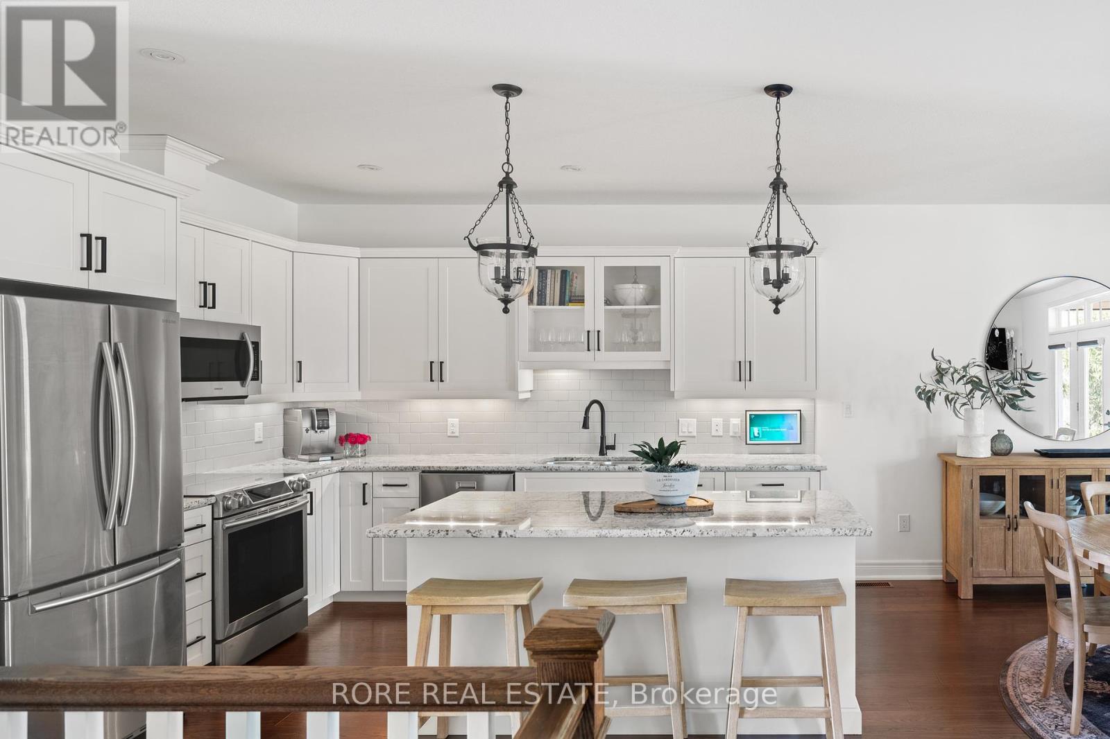 Photo 13 of 56 Sunrise Court, Fort Erie ON