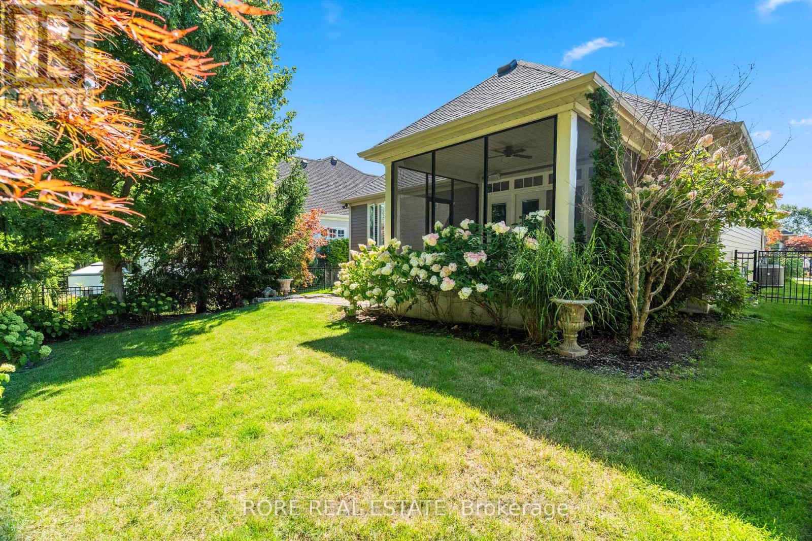 Photo 46 of 56 Sunrise Court, Fort Erie ON