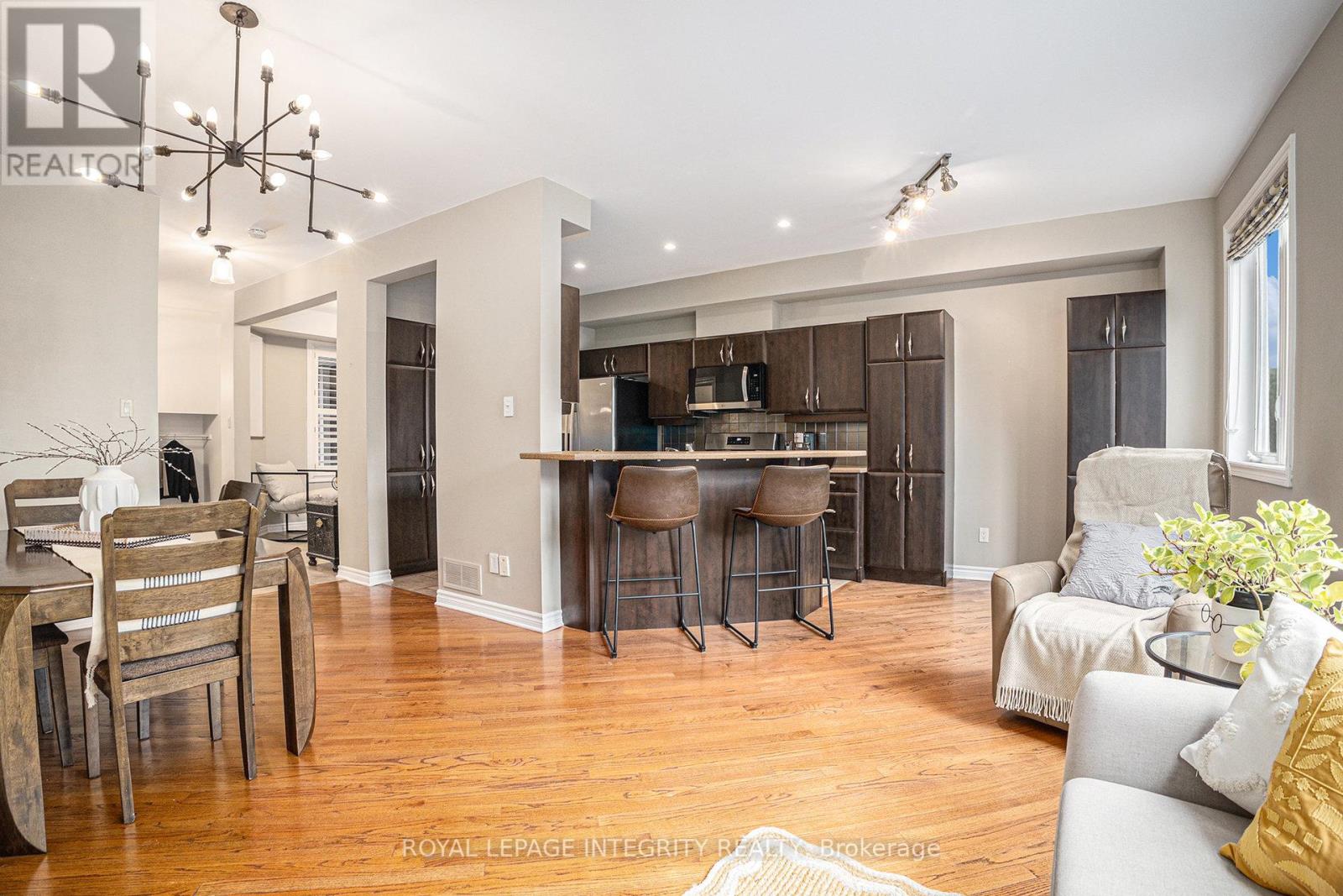 Photo 11 of 85 Evelyn Powers Private, Ottawa ON