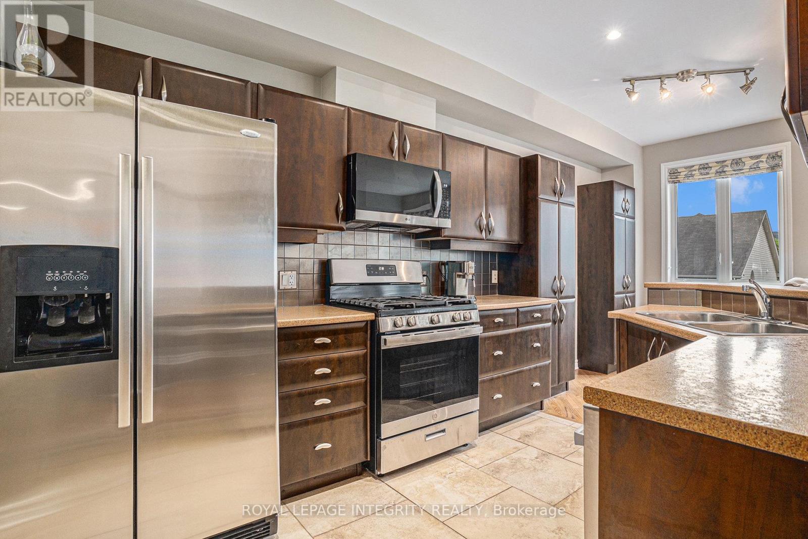 Photo 13 of 85 Evelyn Powers Private, Ottawa ON