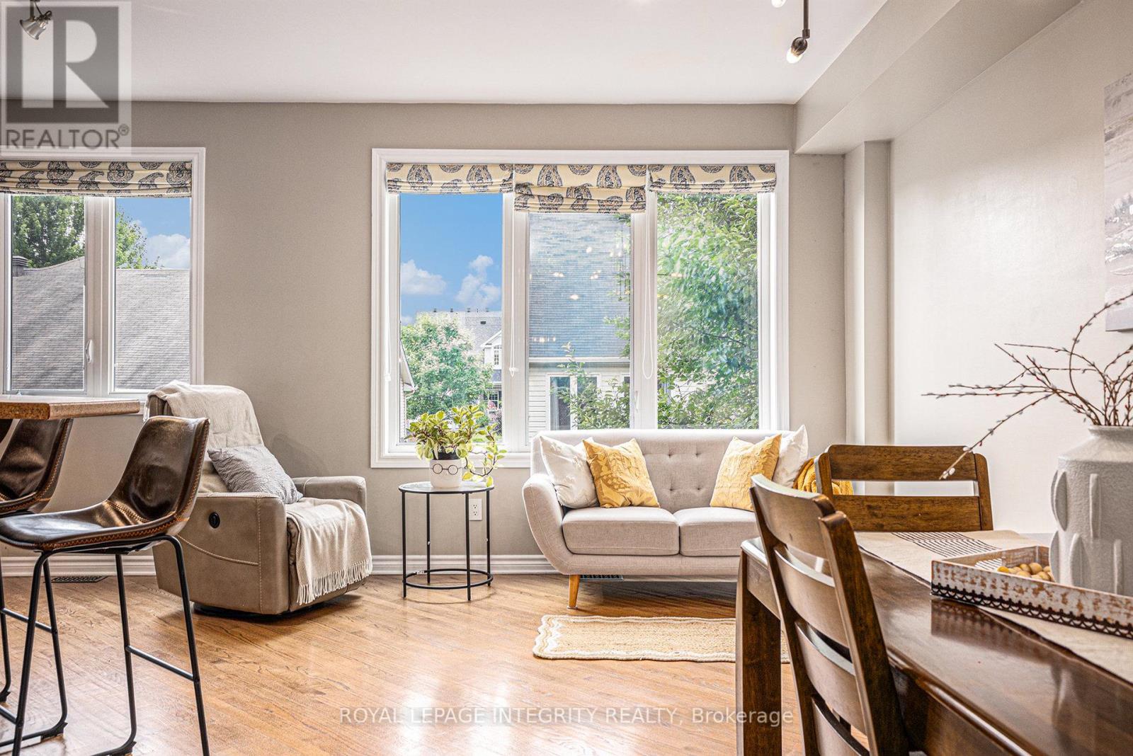 Photo 9 of 85 Evelyn Powers Private, Ottawa ON