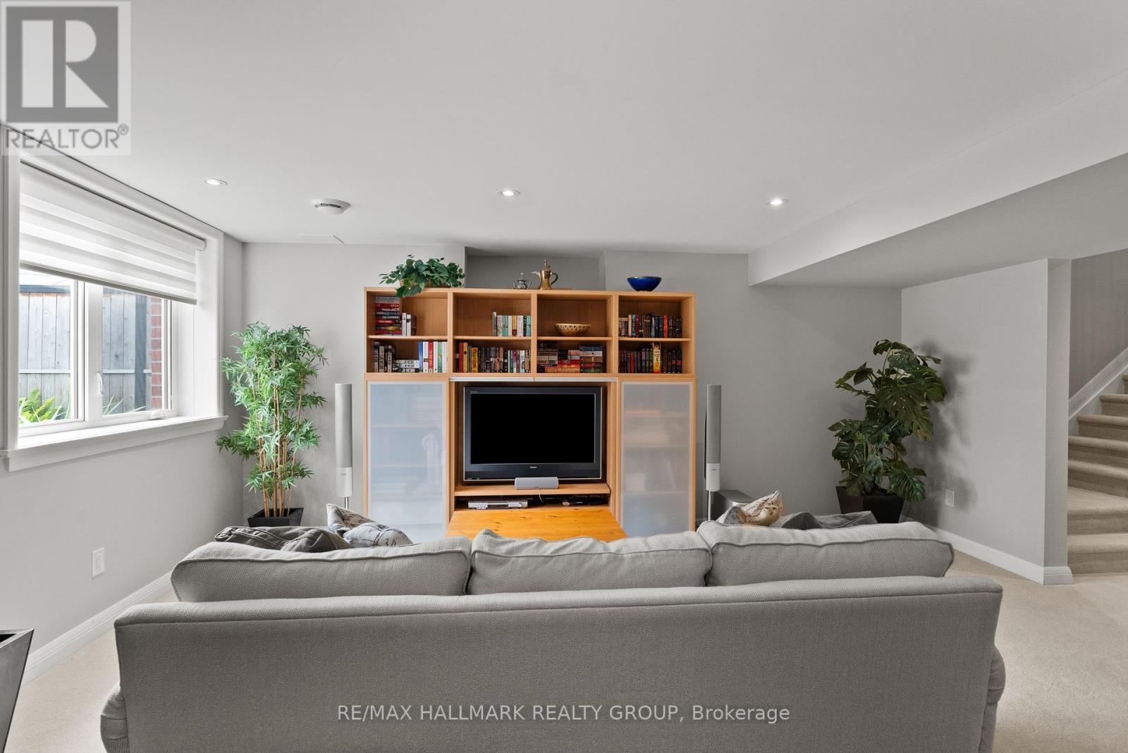 Photo 27 of 70 Arkose Street, Ottawa ON