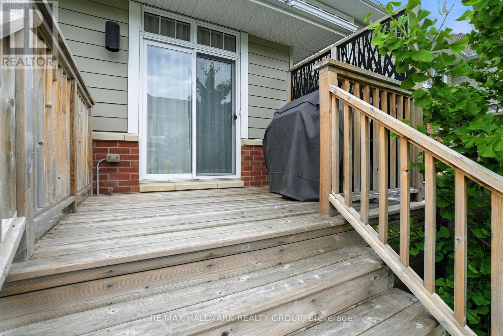 Photo 28 of 70 Arkose Street, Ottawa ON
