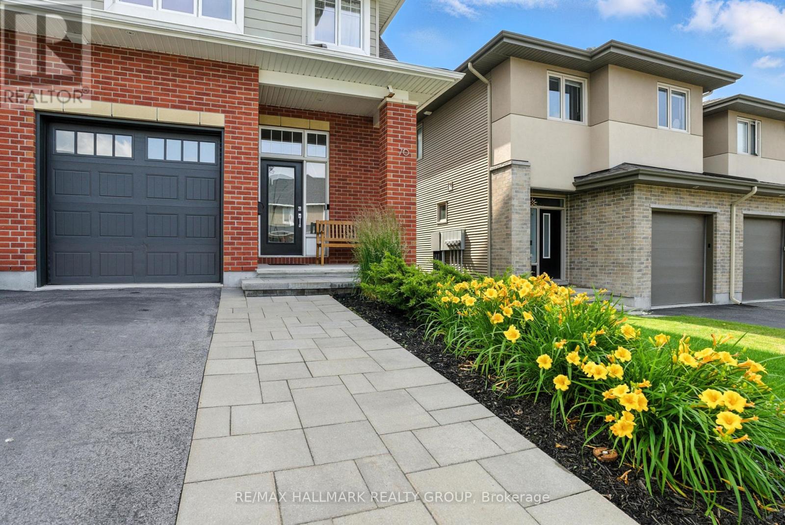 Photo 3 of 70 Arkose Street, Ottawa ON