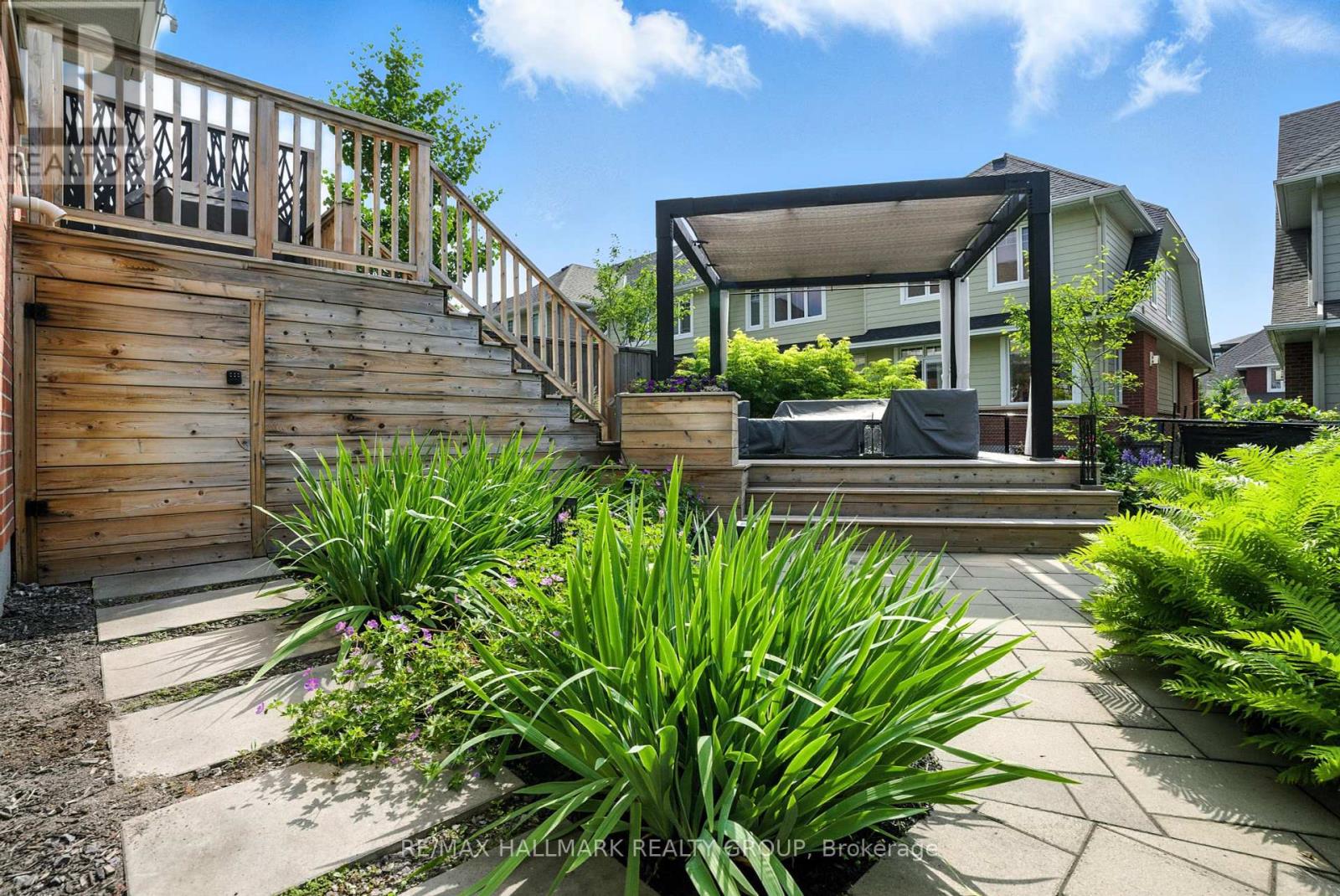 Photo 30 of 70 Arkose Street, Ottawa ON