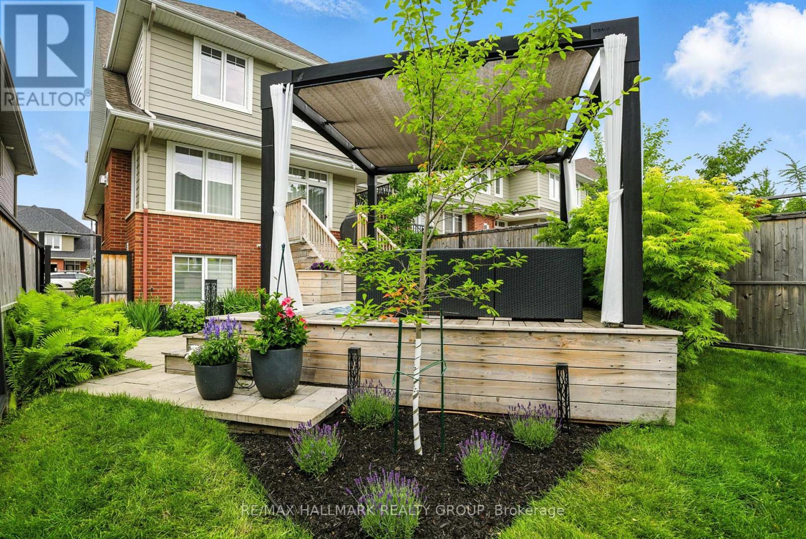 Photo 31 of 70 Arkose Street, Ottawa ON
