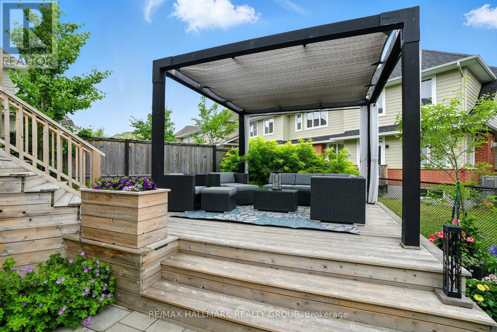 Photo 34 of 70 Arkose Street, Ottawa ON