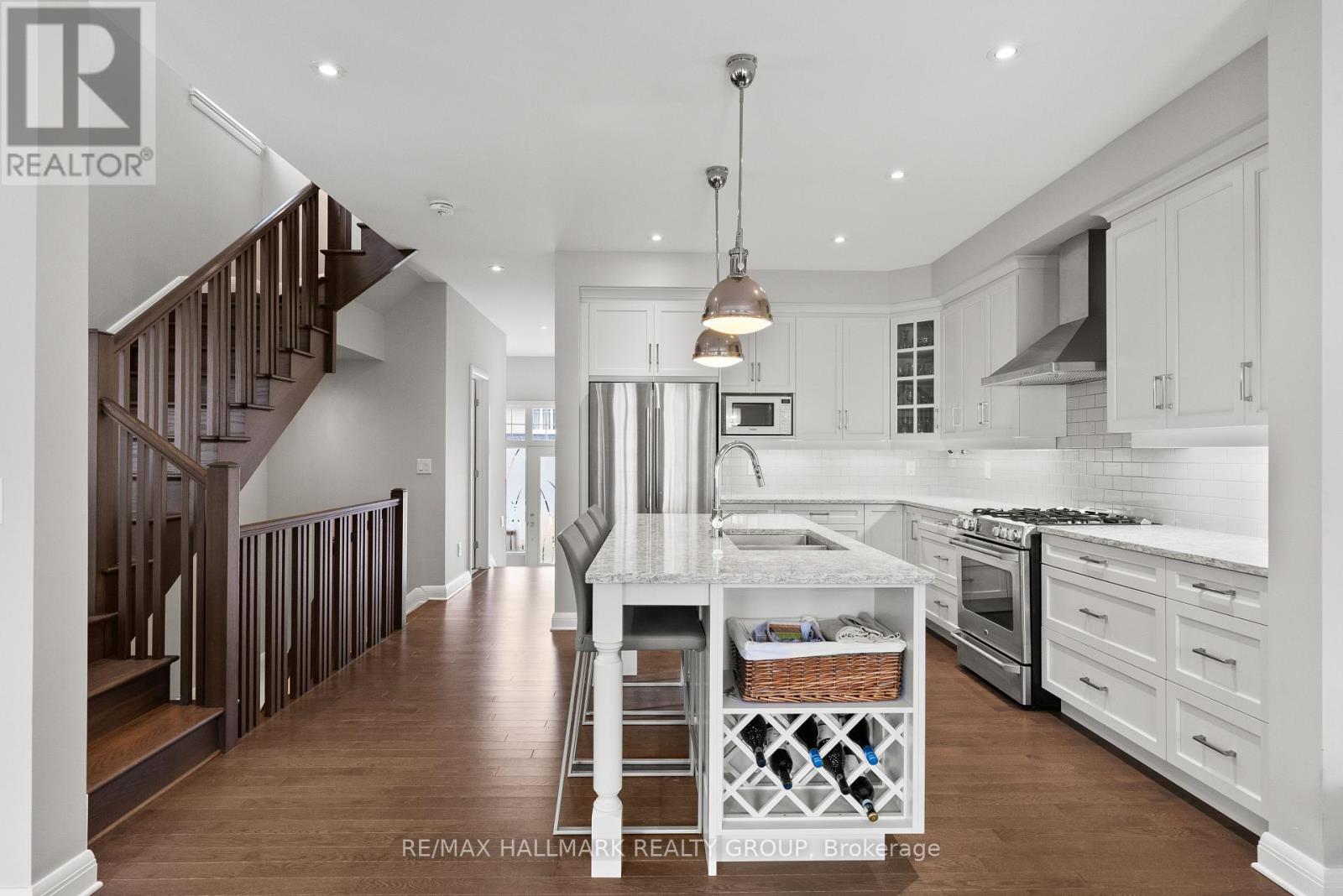 Photo 9 of 70 Arkose Street, Ottawa ON