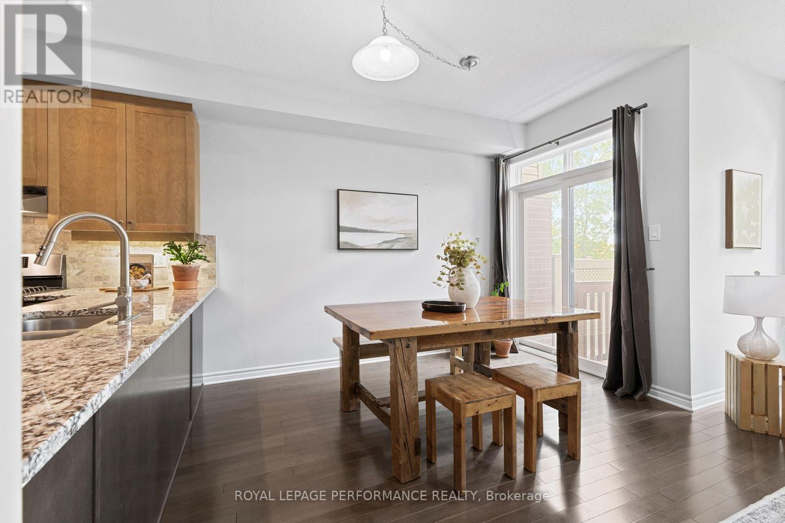 Photo 11 of 160 Mattingly Way, Ottawa ON