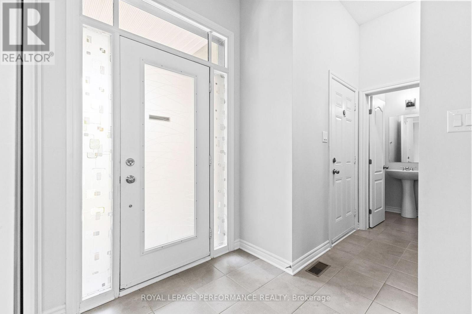 Photo 3 of 160 Mattingly Way, Ottawa ON