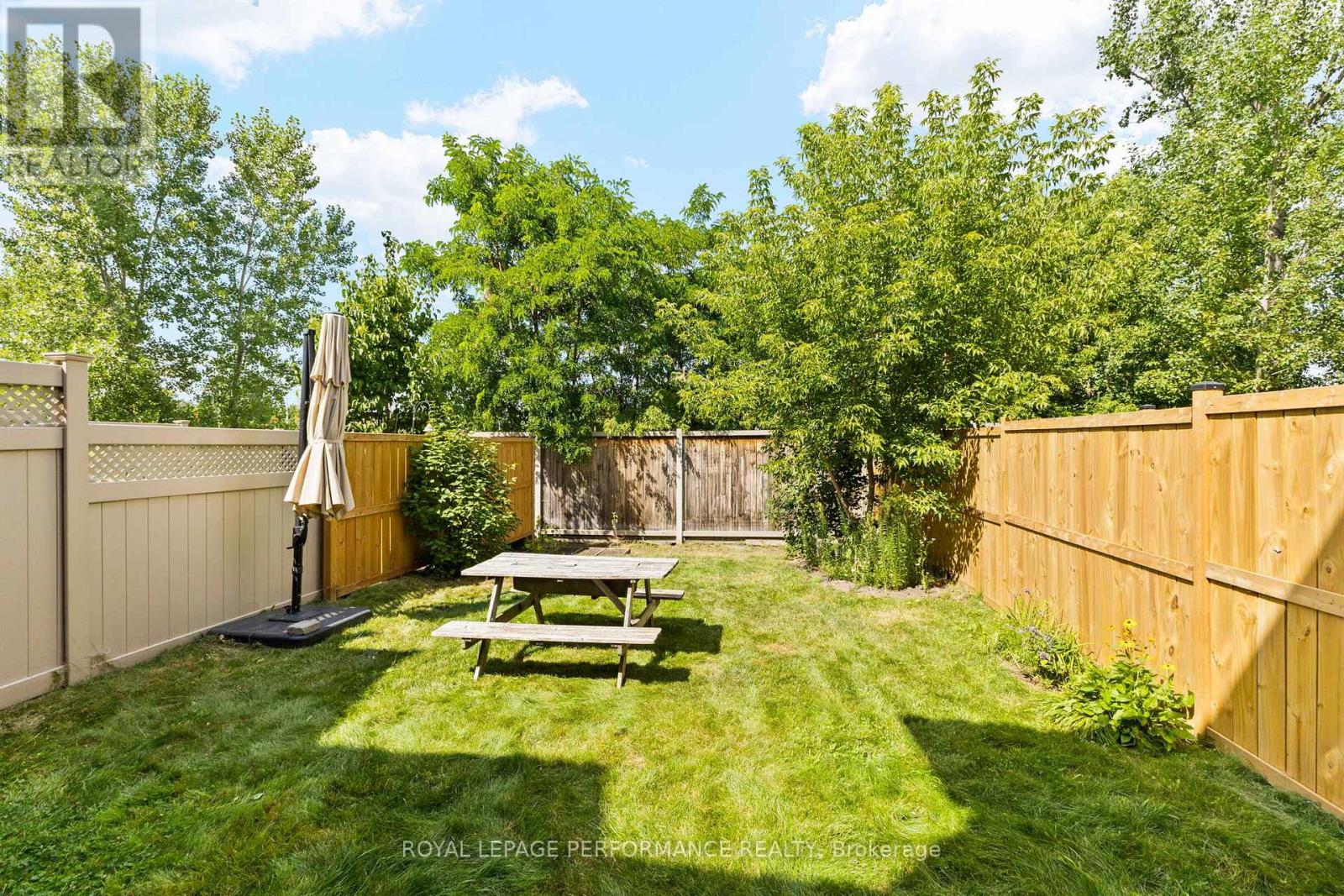 Photo 35 of 160 Mattingly Way, Ottawa ON