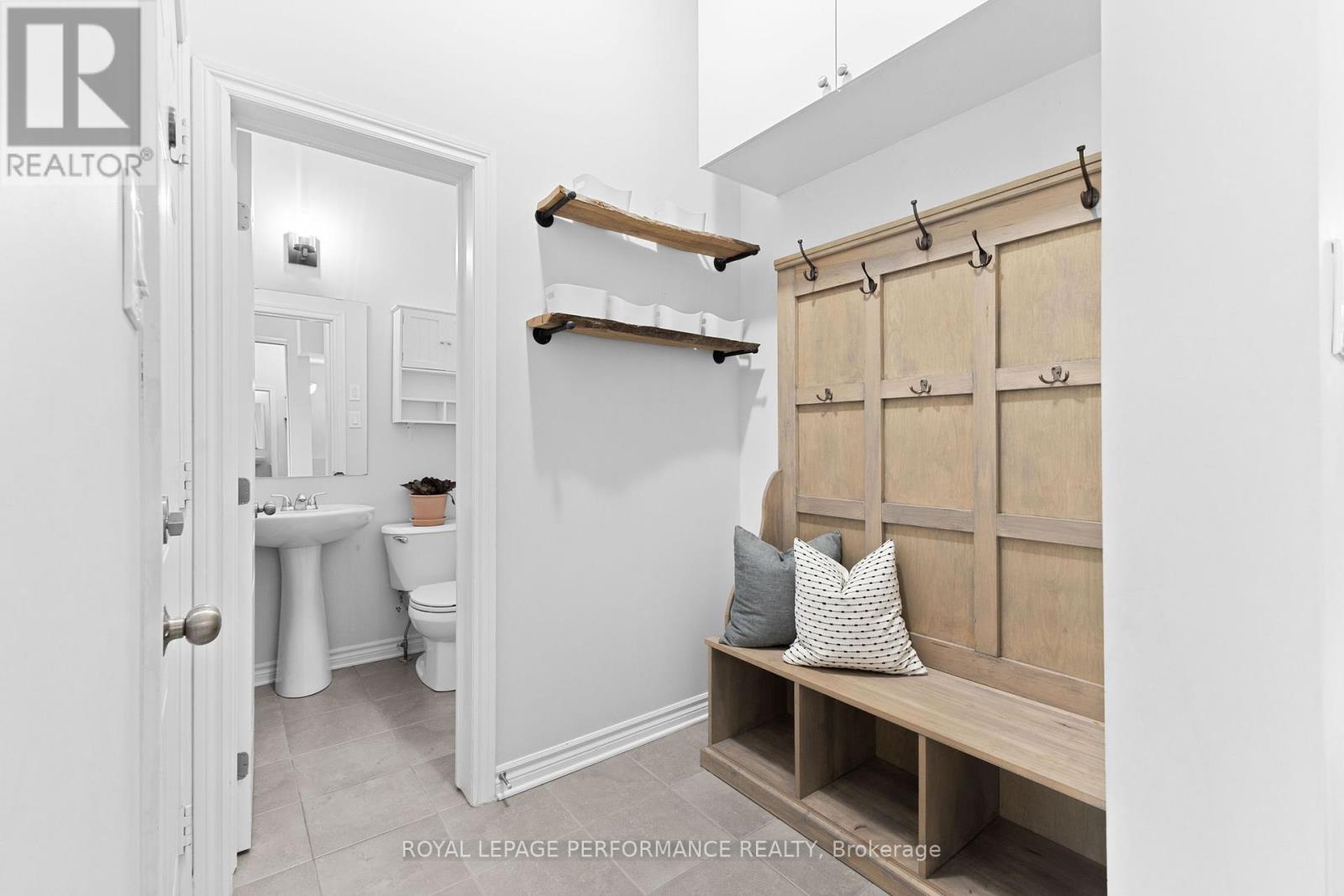 Photo 4 of 160 Mattingly Way, Ottawa ON