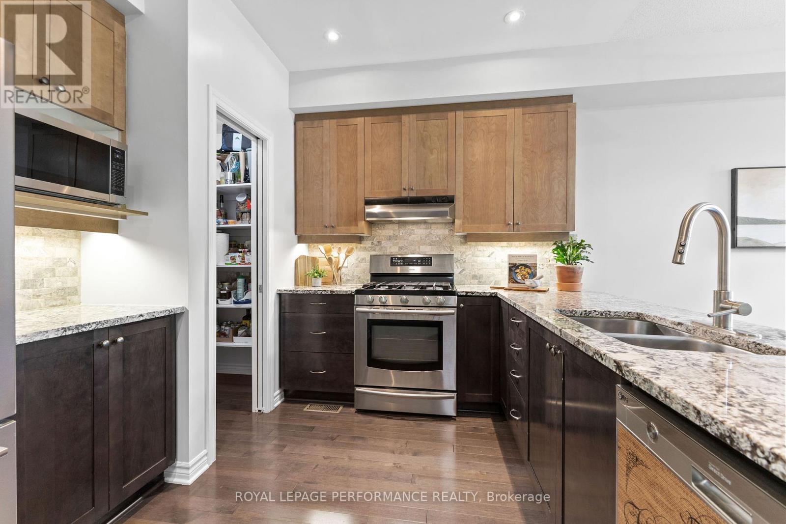 Photo 8 of 160 Mattingly Way, Ottawa ON