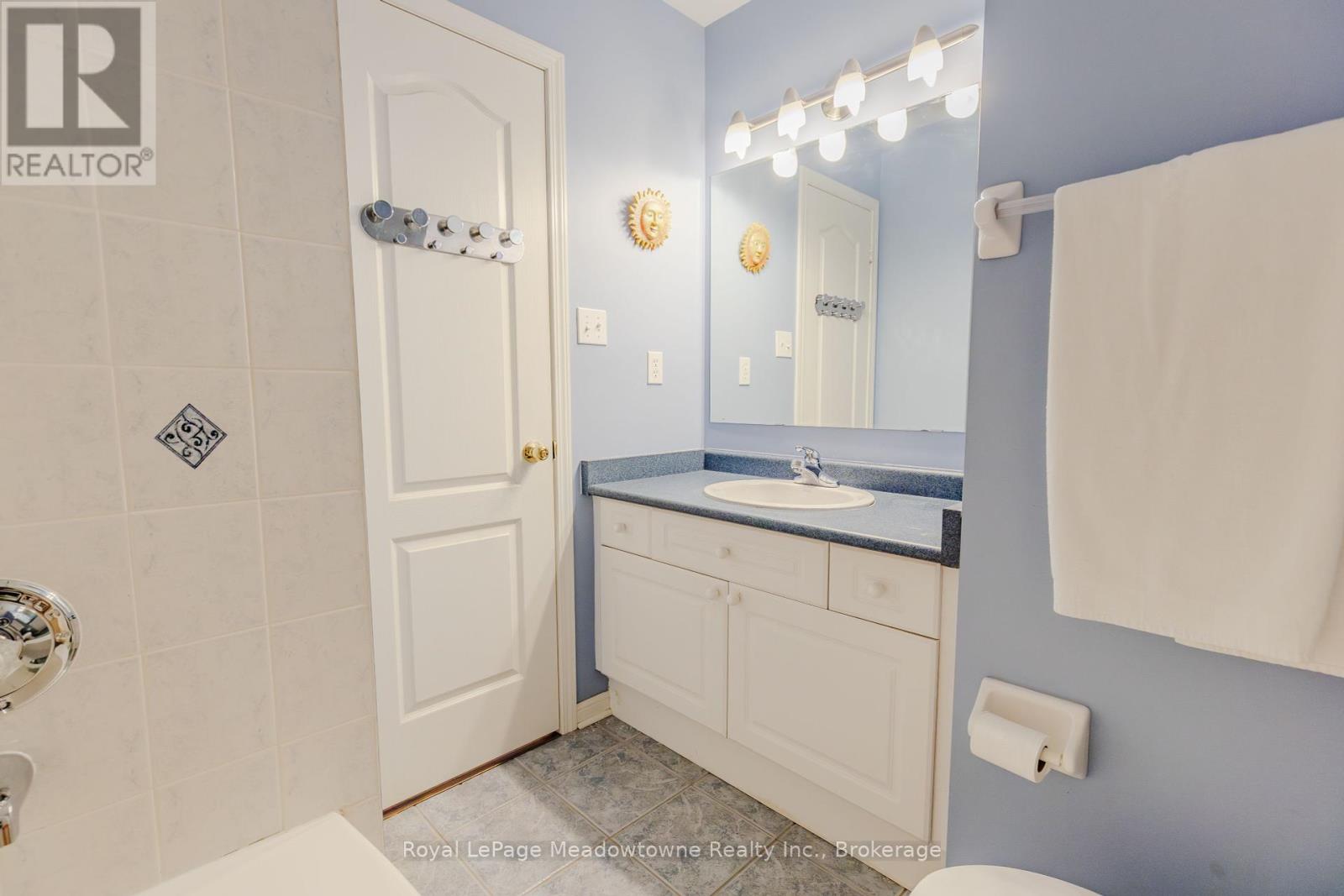 Photo 19 of 620 Edwards Avenue, Milton ON