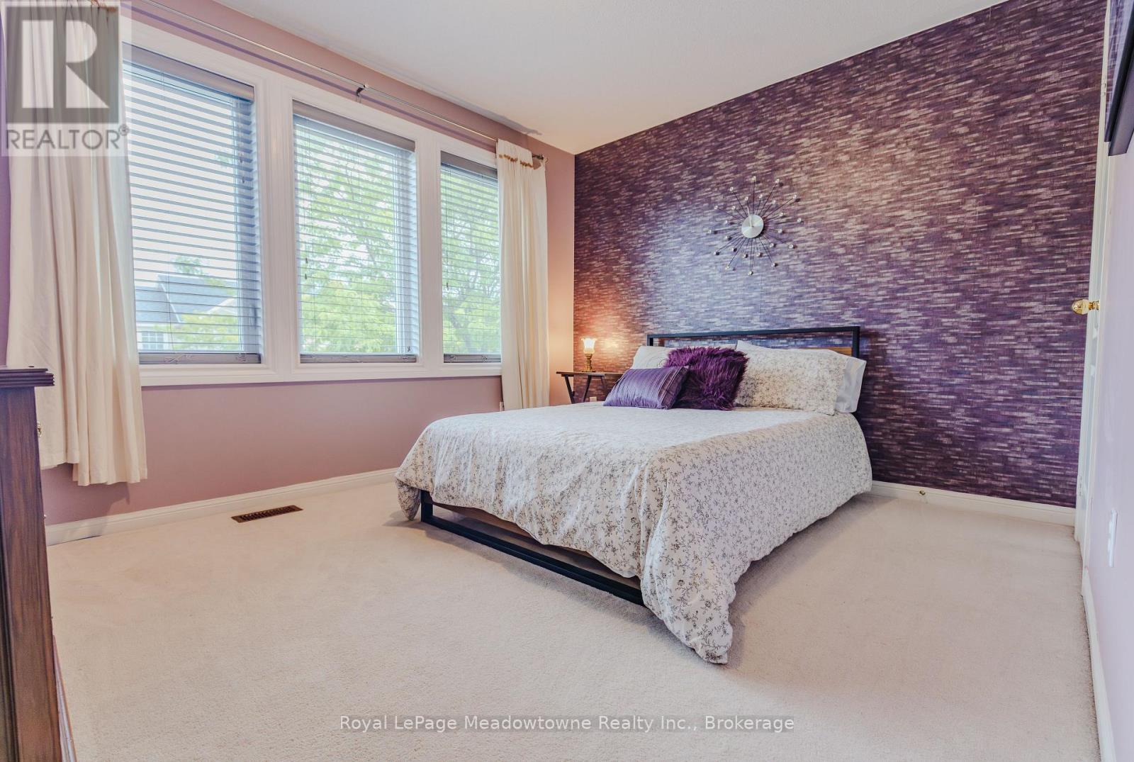 Photo 23 of 620 Edwards Avenue, Milton ON