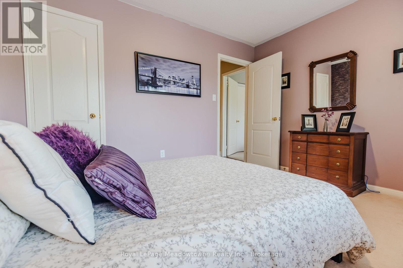 Photo 25 of 620 Edwards Avenue, Milton ON