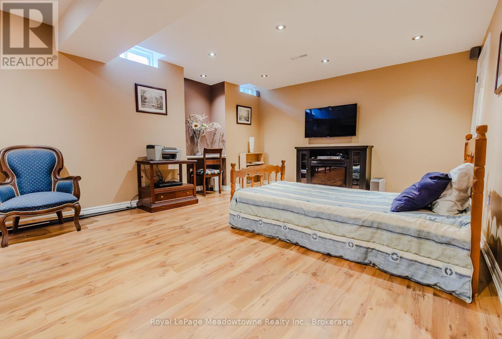 Photo 33 of 620 Edwards Avenue, Milton ON