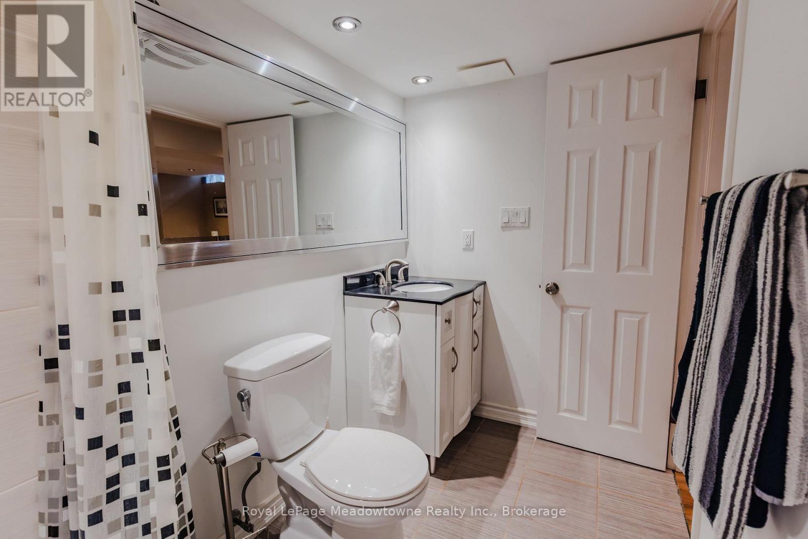 Photo 35 of 620 Edwards Avenue, Milton ON