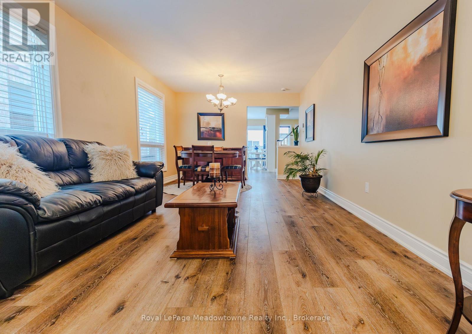 Photo 6 of 620 Edwards Avenue, Milton ON