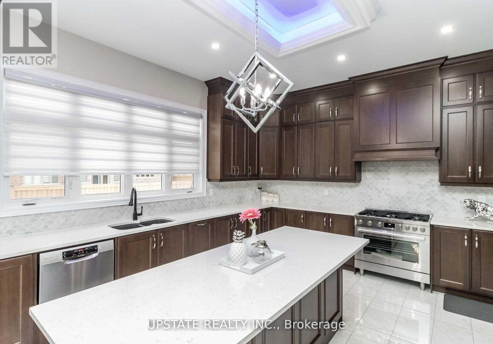 Photo 13 of 5 Anatolia Street, Brampton ON