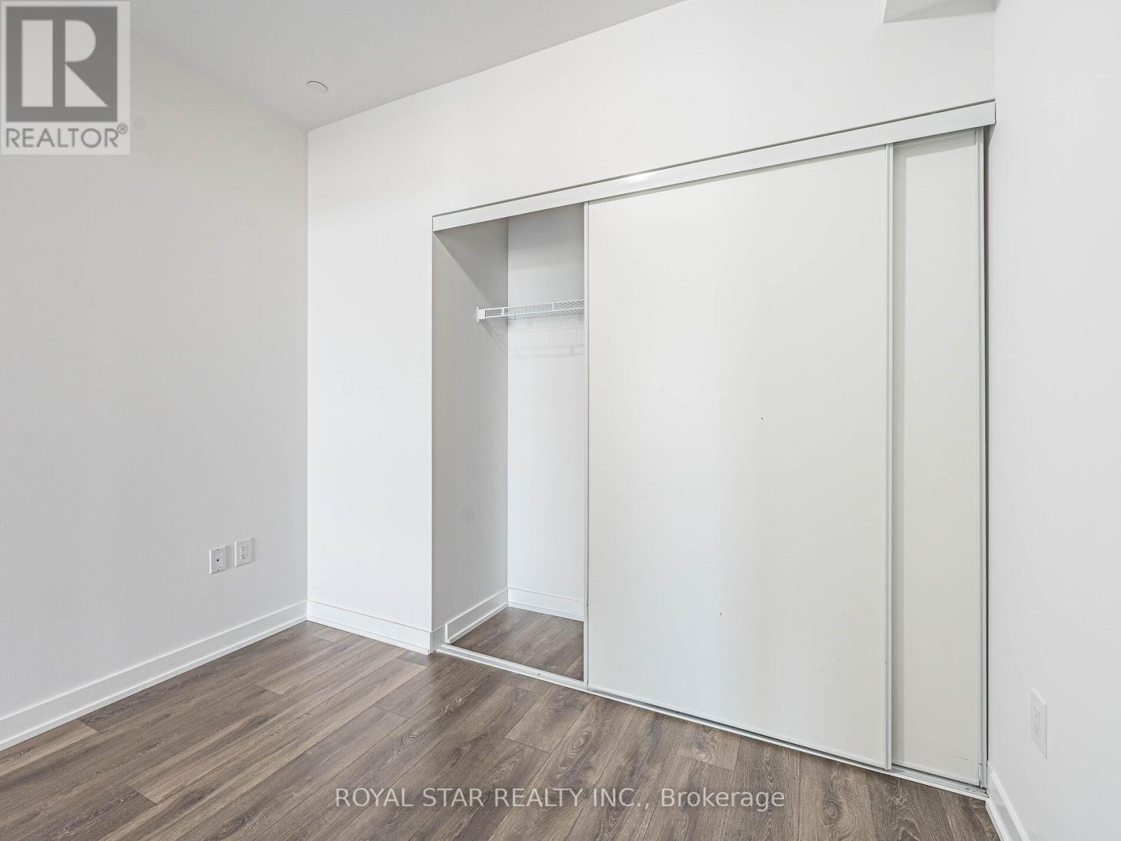 Photo 20 of 1120 38 Honeycrisp Crescent, Vaughan ON