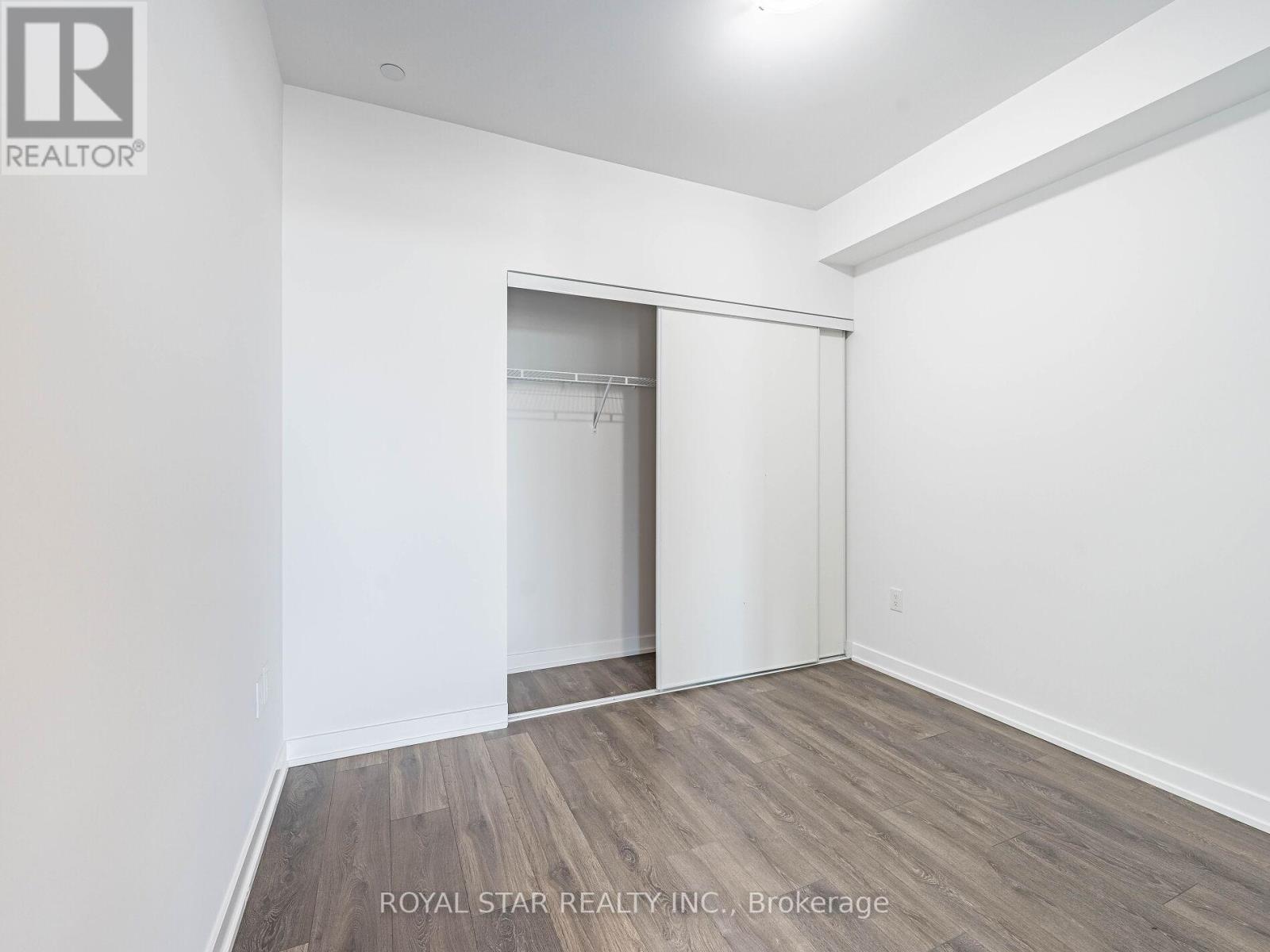 Photo 21 of 1120 38 Honeycrisp Crescent, Vaughan ON