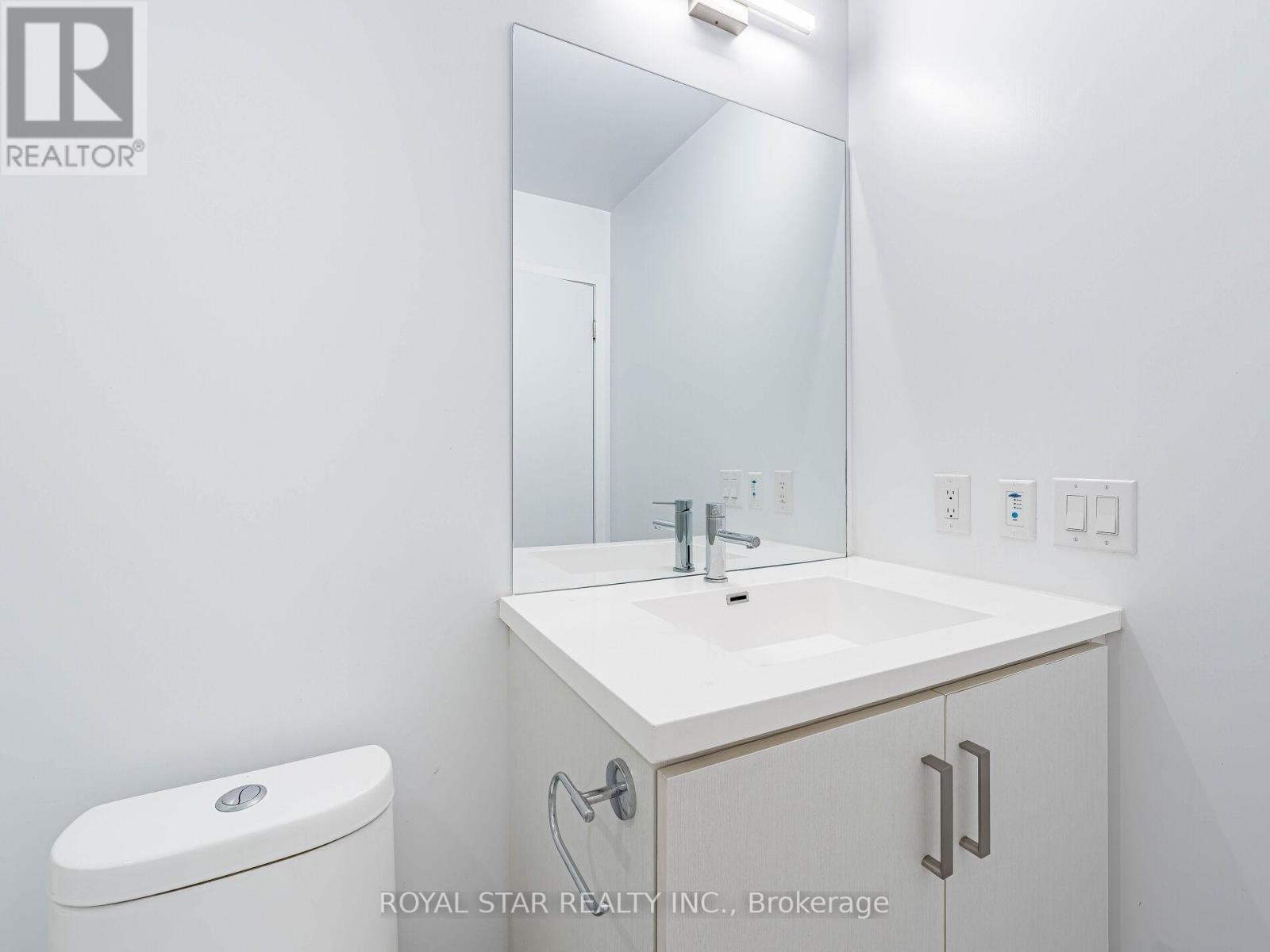 Photo 22 of 1120 38 Honeycrisp Crescent, Vaughan ON