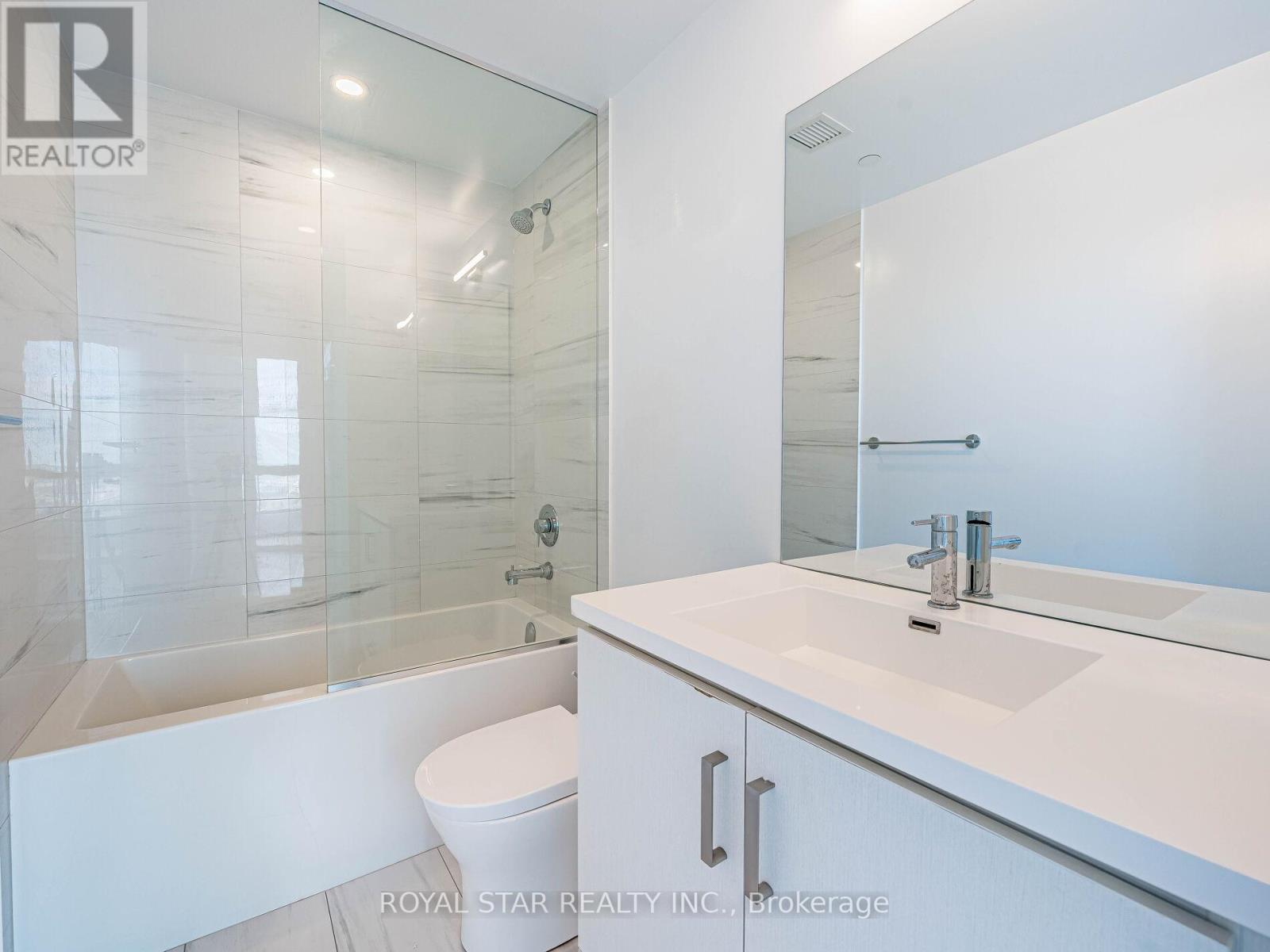 Photo 28 of 1120 38 Honeycrisp Crescent, Vaughan ON
