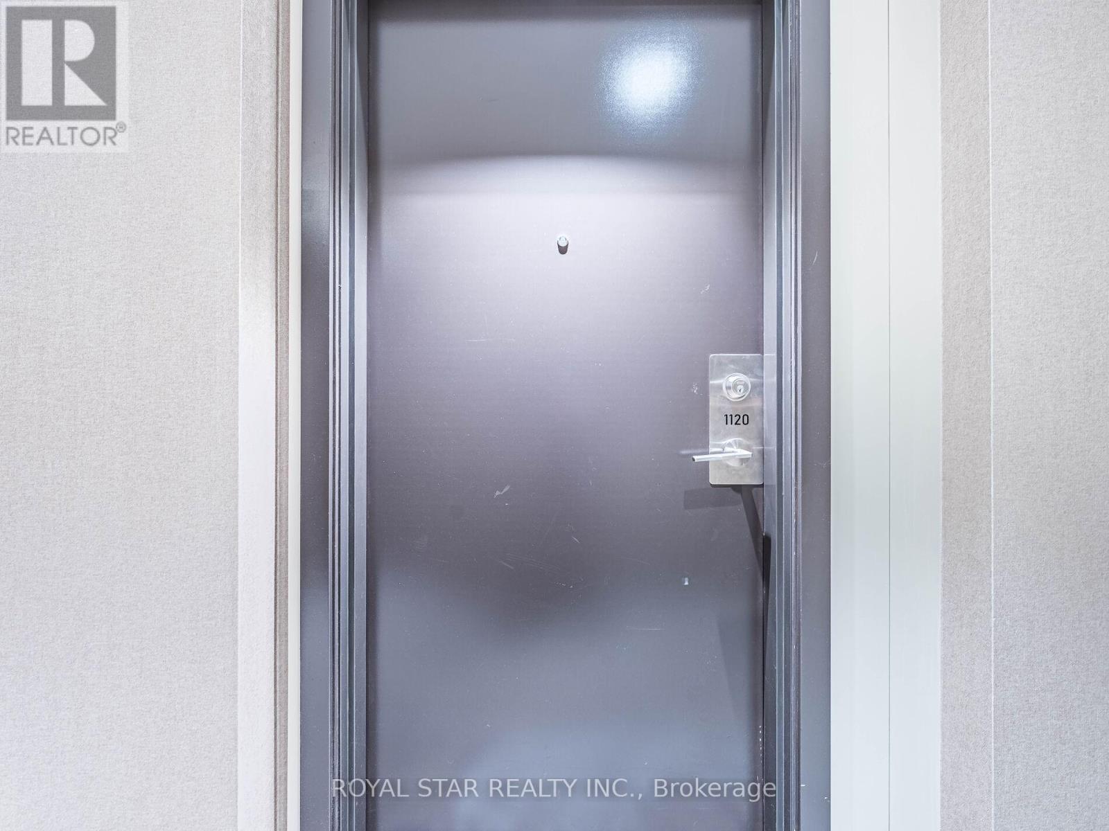 Photo 7 of 1120 38 Honeycrisp Crescent, Vaughan ON