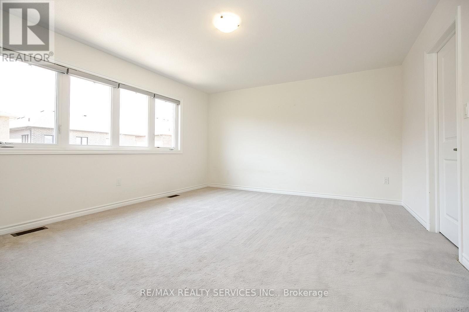 Photo 26 of 22 Valleo Street, Georgina ON