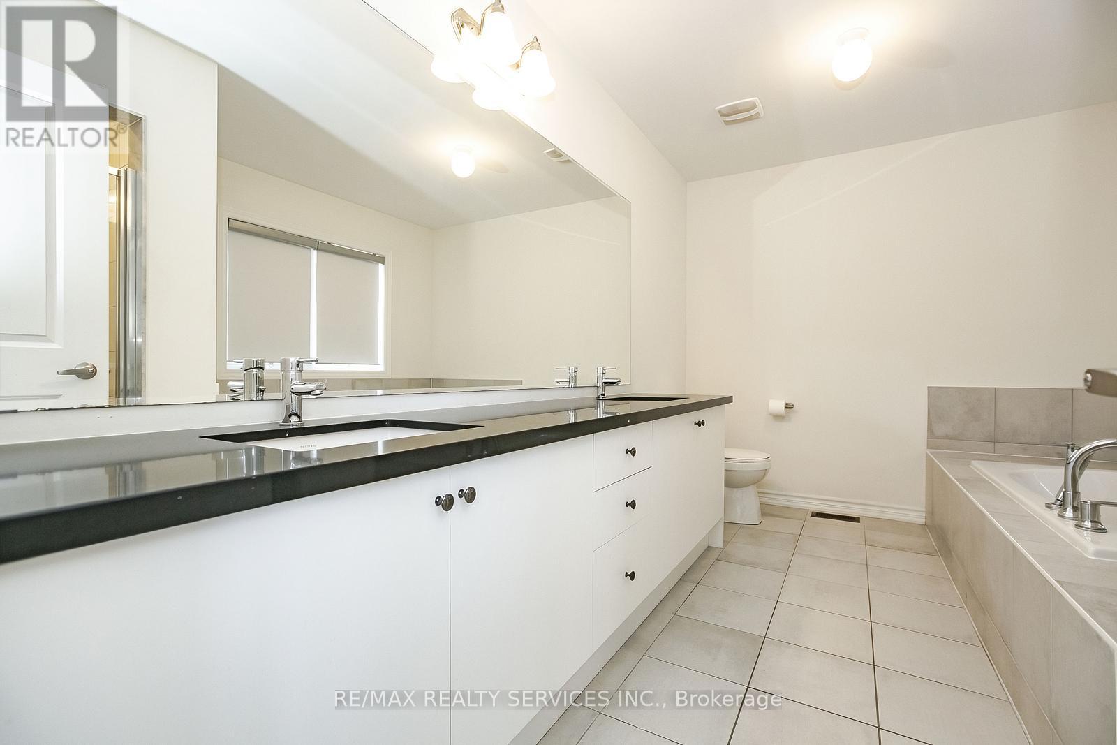Photo 30 of 22 Valleo Street, Georgina ON
